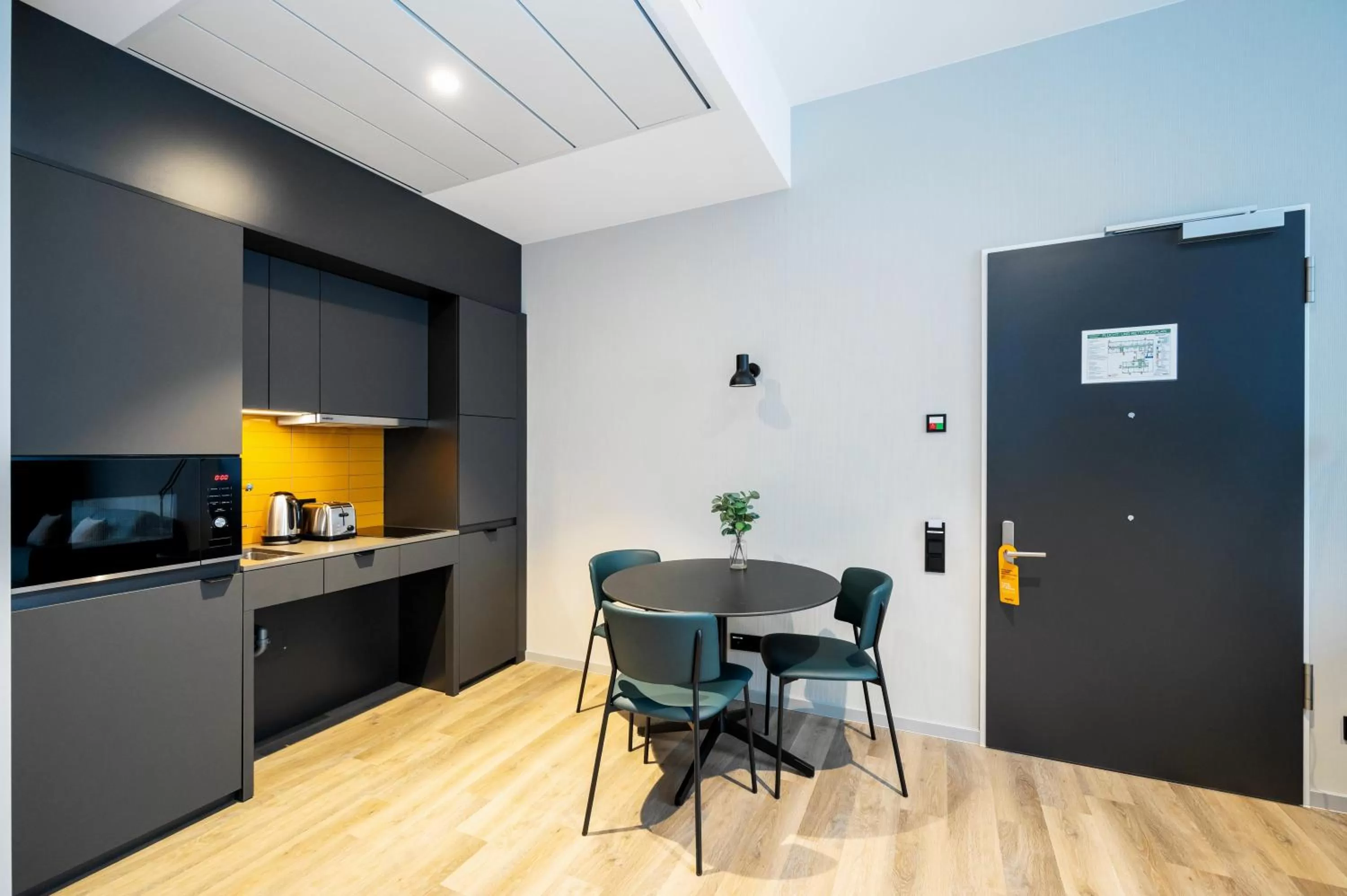 Kitchen or kitchenette in Staycity Aparthotels Frankfurt Airport