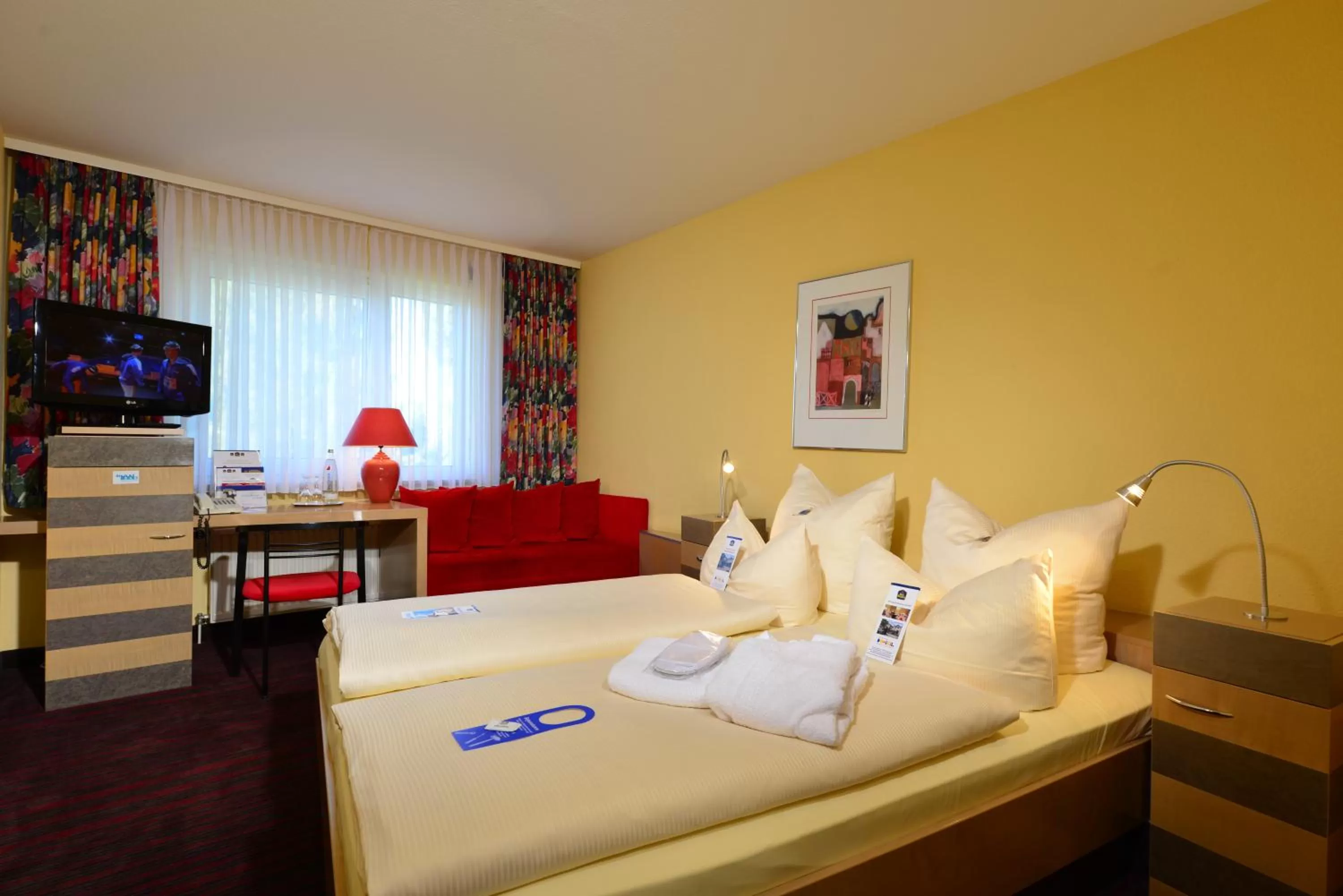 Photo of the whole room, Bed in Roomingtons Lüneburger Heide