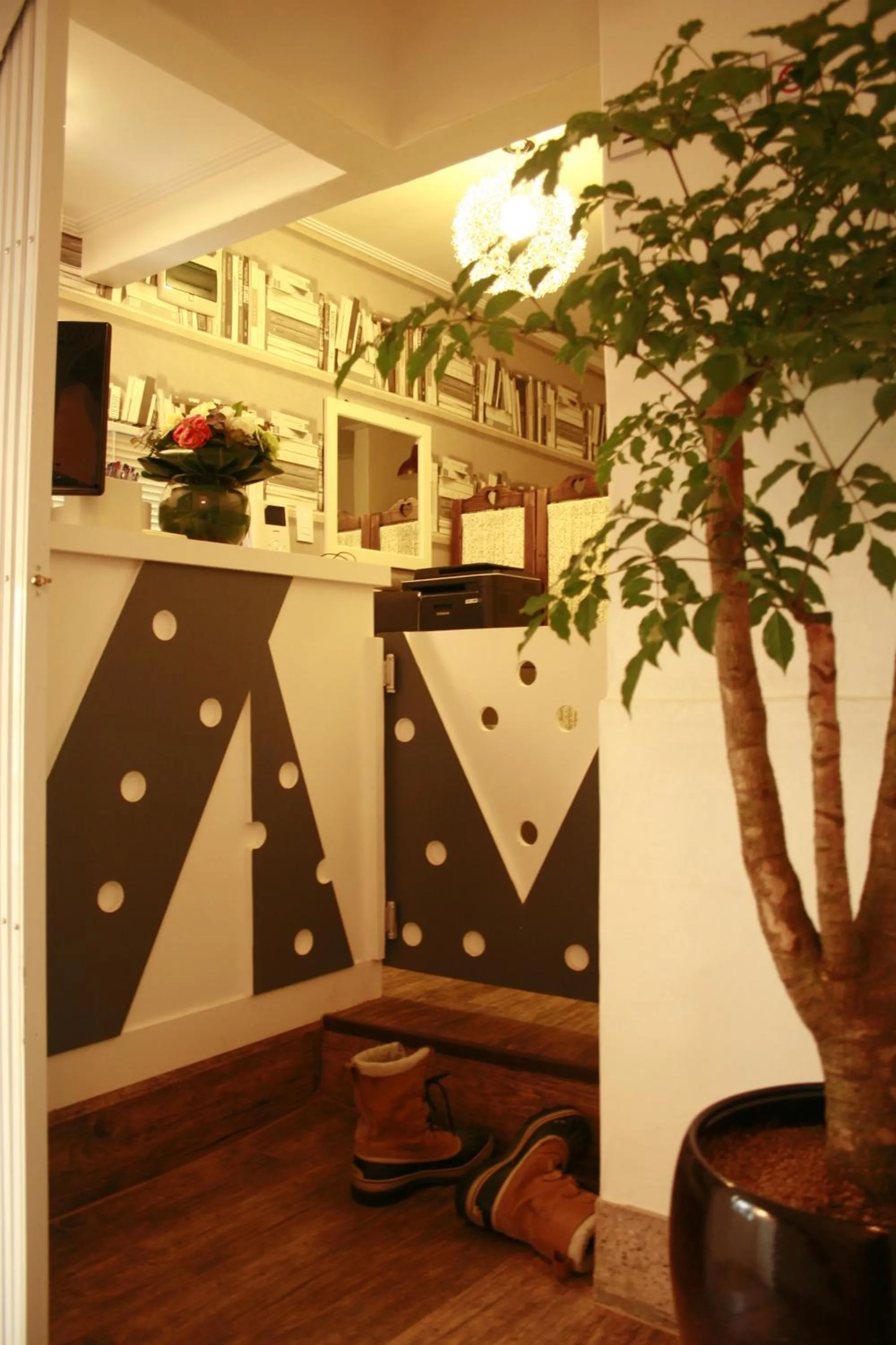 Lobby or reception in Crib 49 Guesthouse - Foreigner only