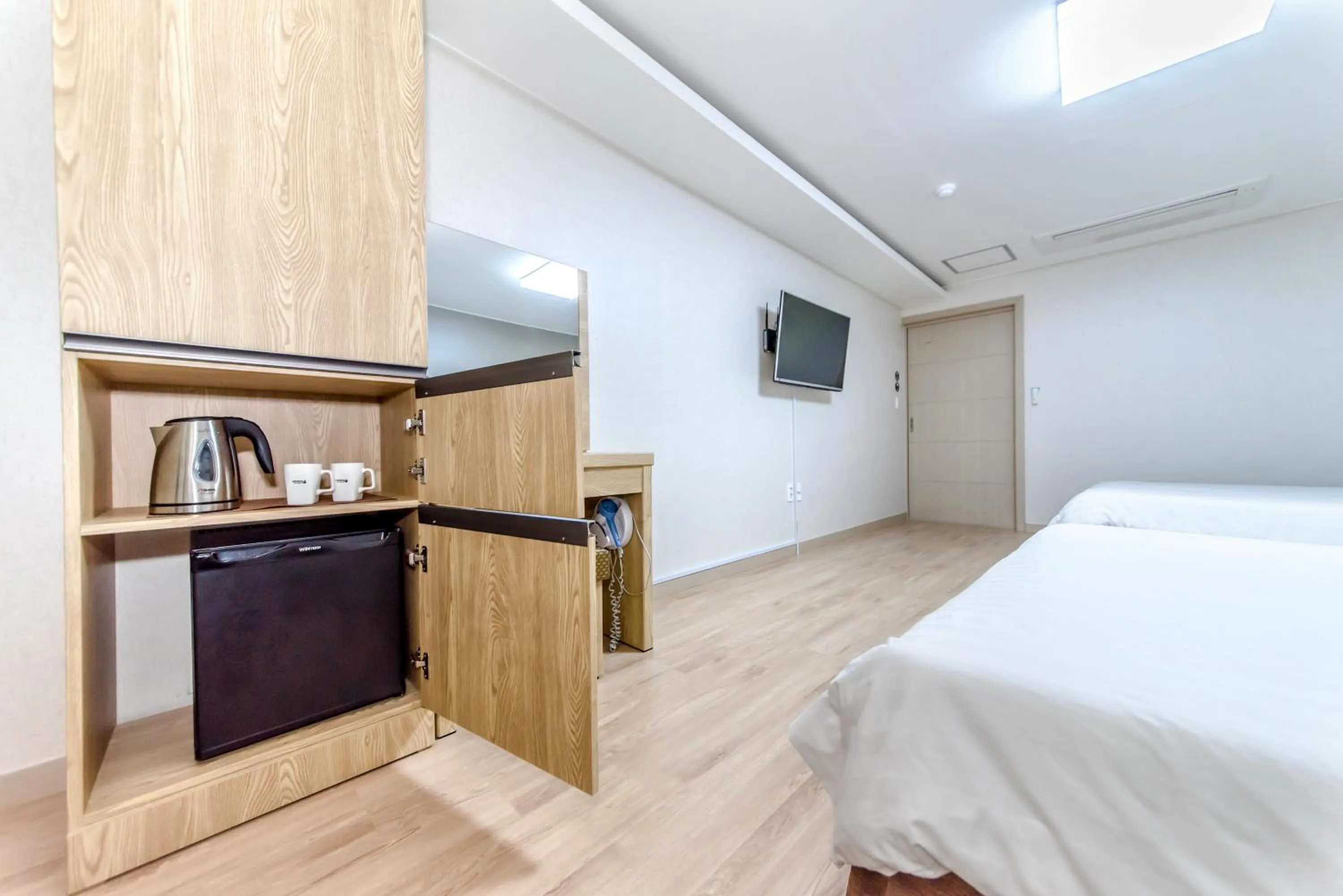 Bedroom, Bed in Jungmoon City Hotel & J-hill Hotel