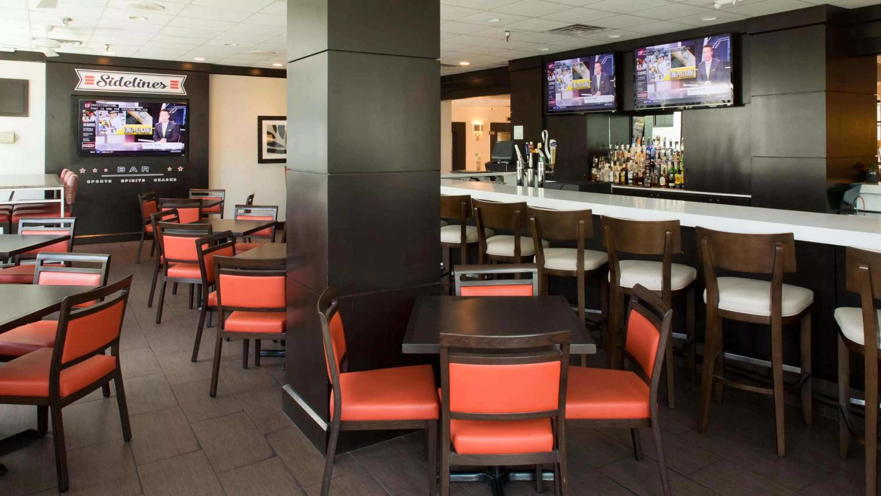 Lounge or bar in Holiday Inn Houston S - NRG Area - Med Ctr by IHG