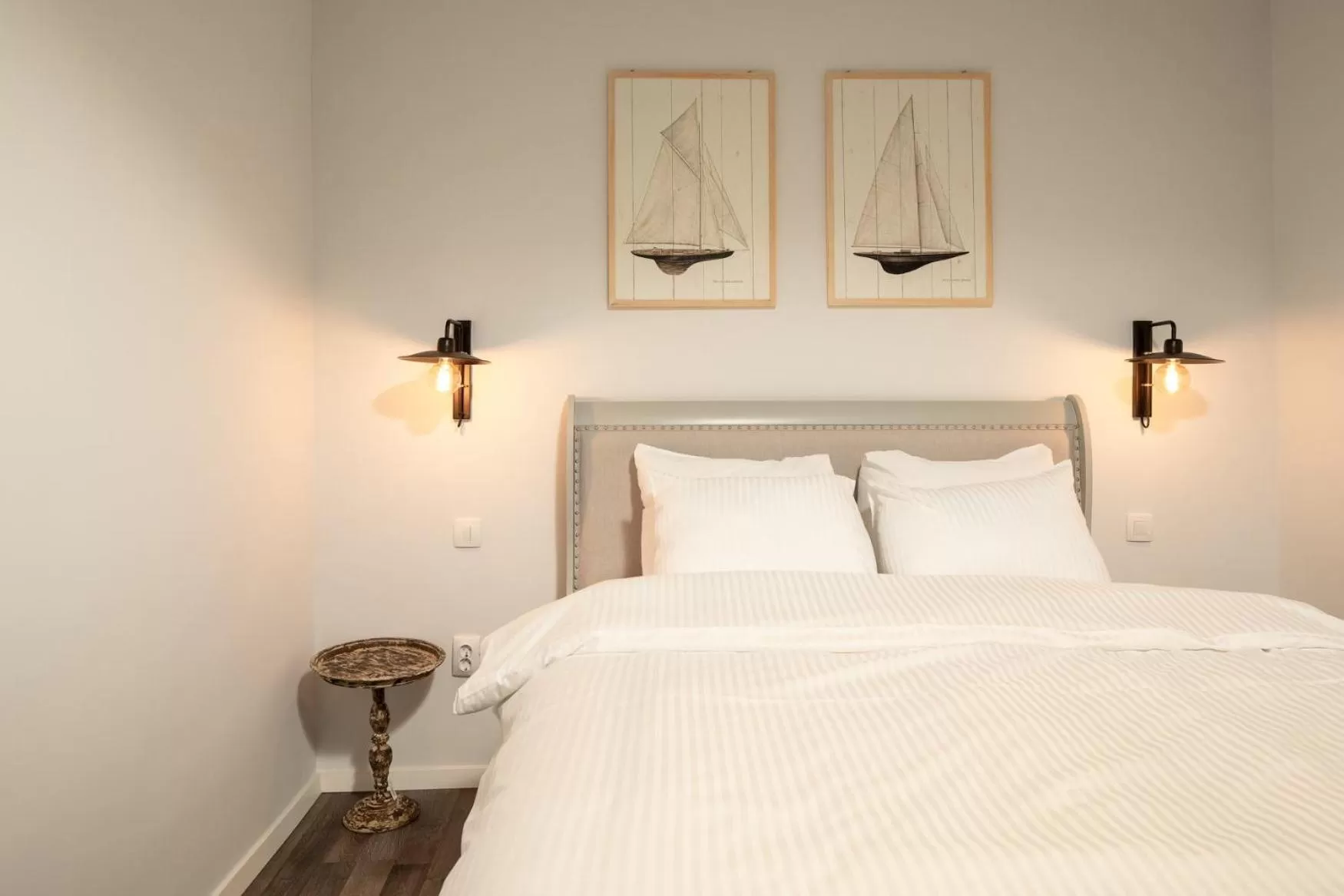 Bed in ALBERT RESIDENCE Brasov with complimentary parking and 10 percent Food and Drinks