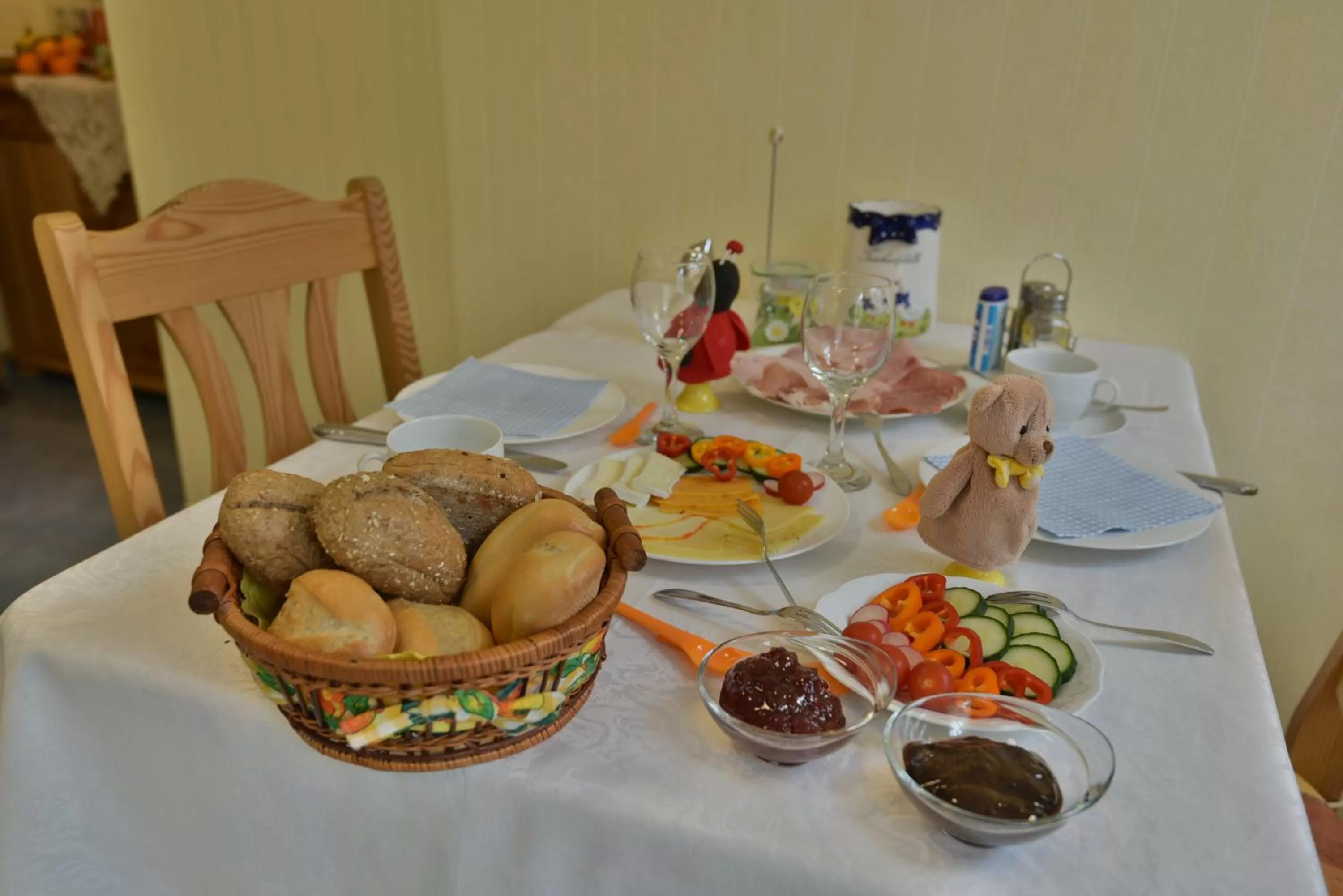 Breakfast in Hotel Haus Orchideental Jena