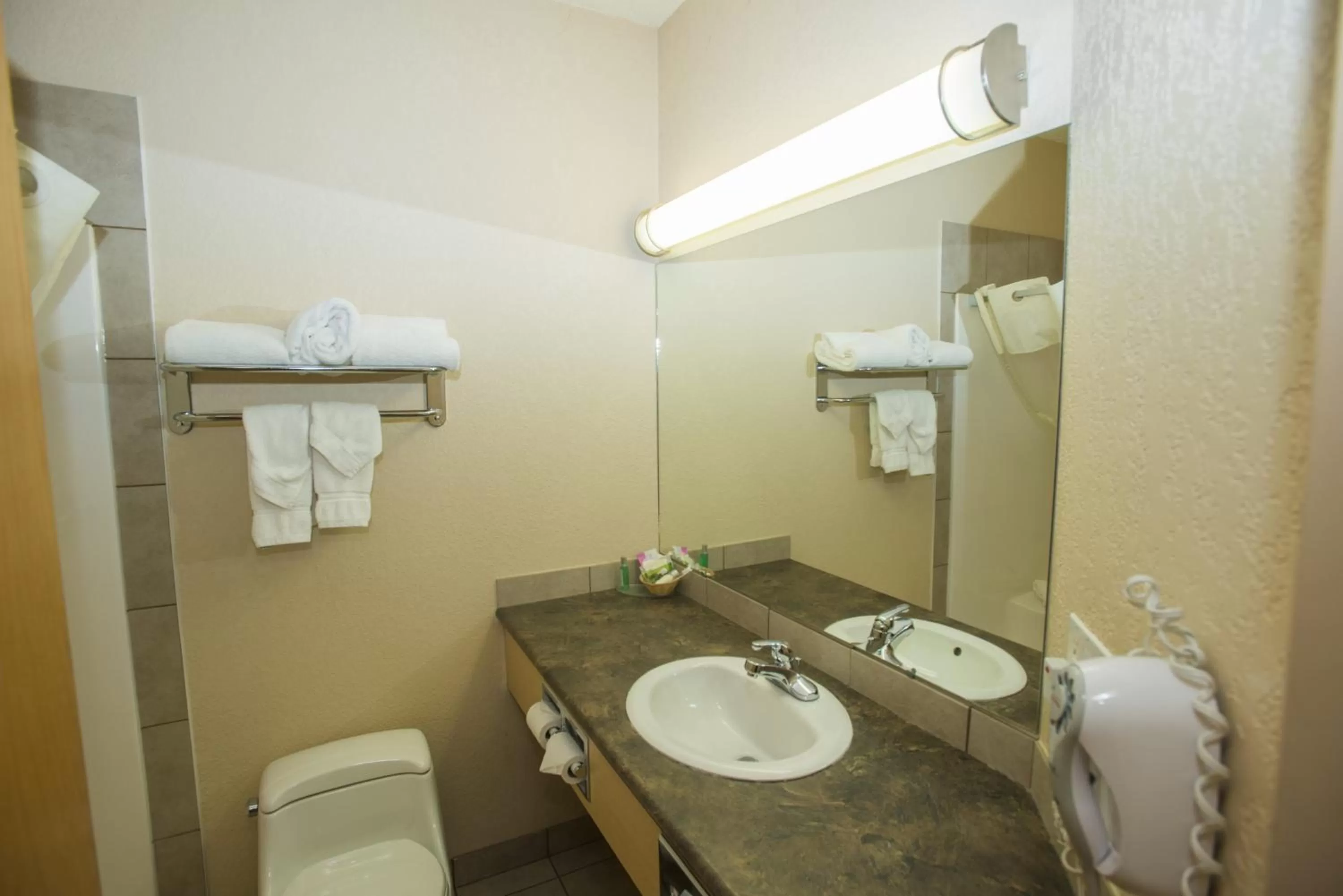 Lakeview Inns & Suites - Chetwynd