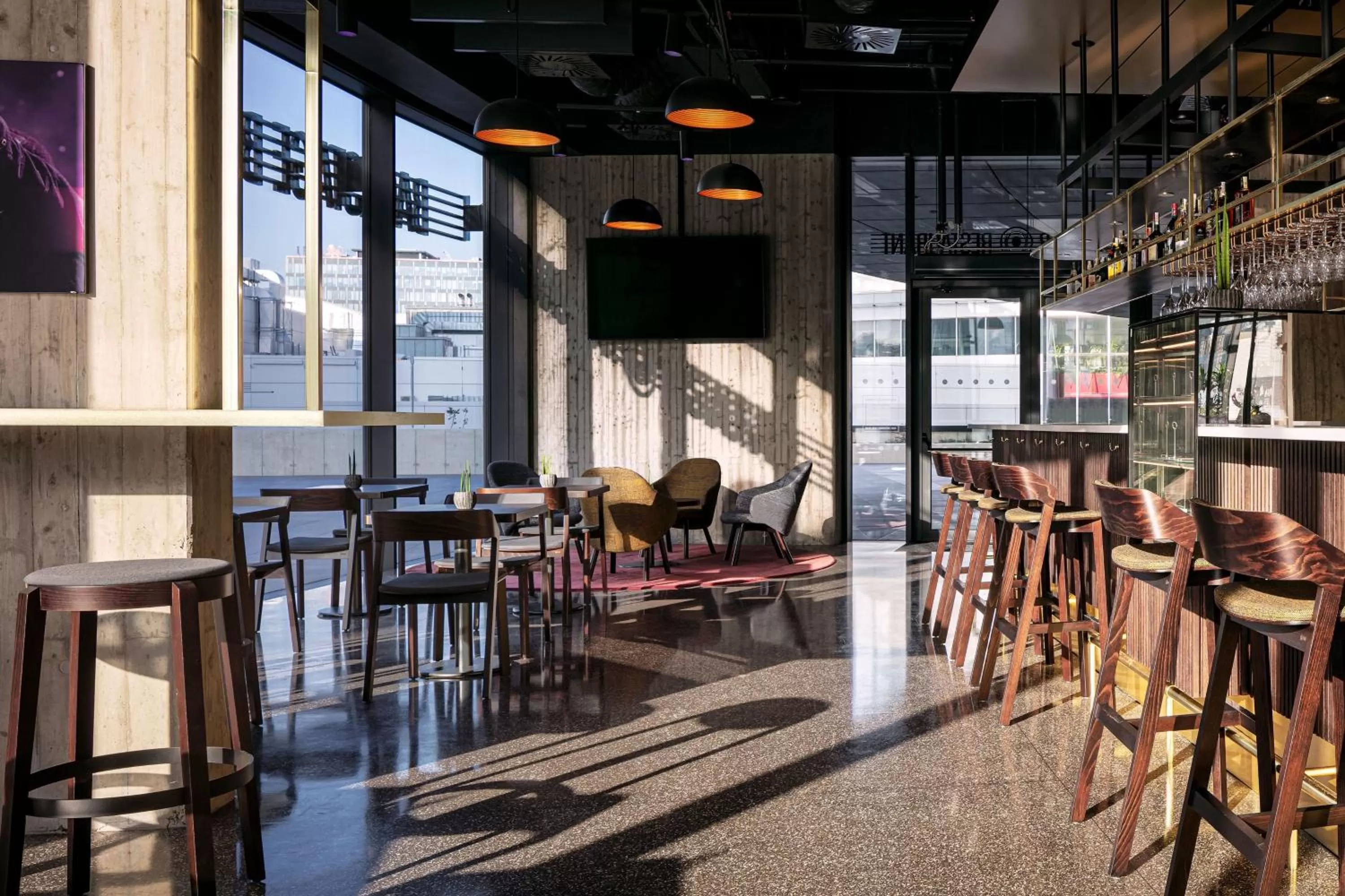 Lounge or bar in STAGES HOTEL Prague, a Tribute Portfolio Hotel