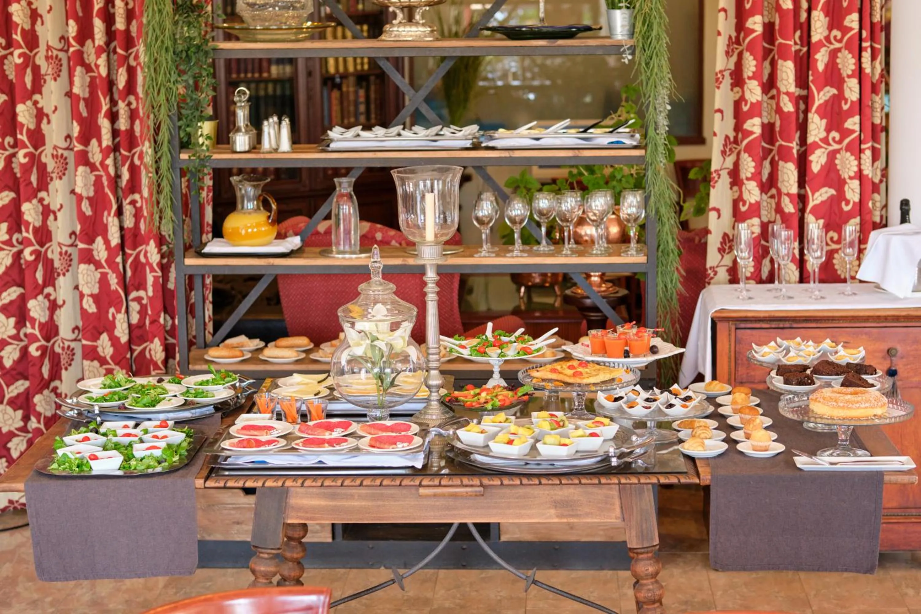 Breakfast in Hotel Ciutat Jardi