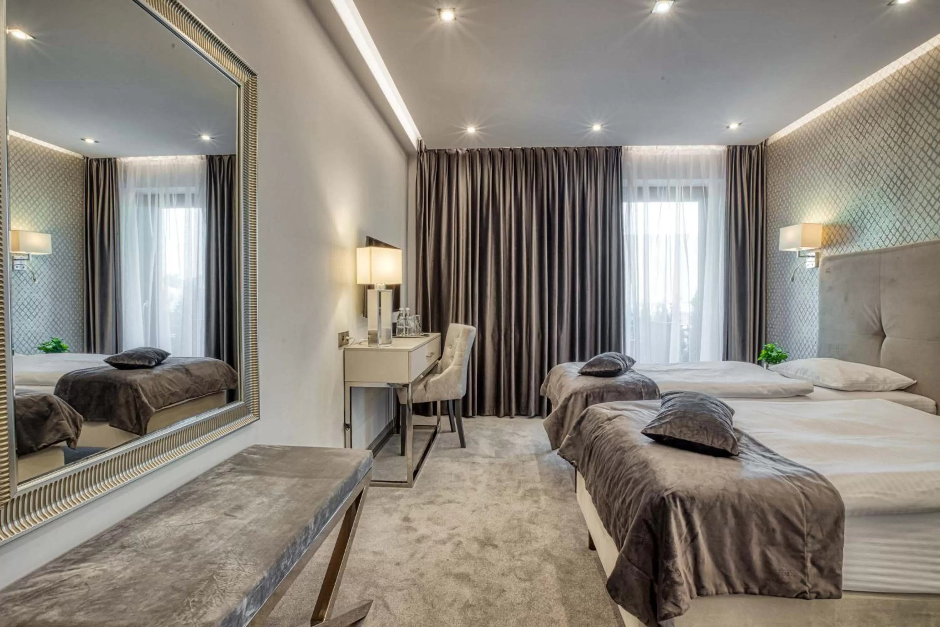 Shower, Bed in Hotel Biały Dom