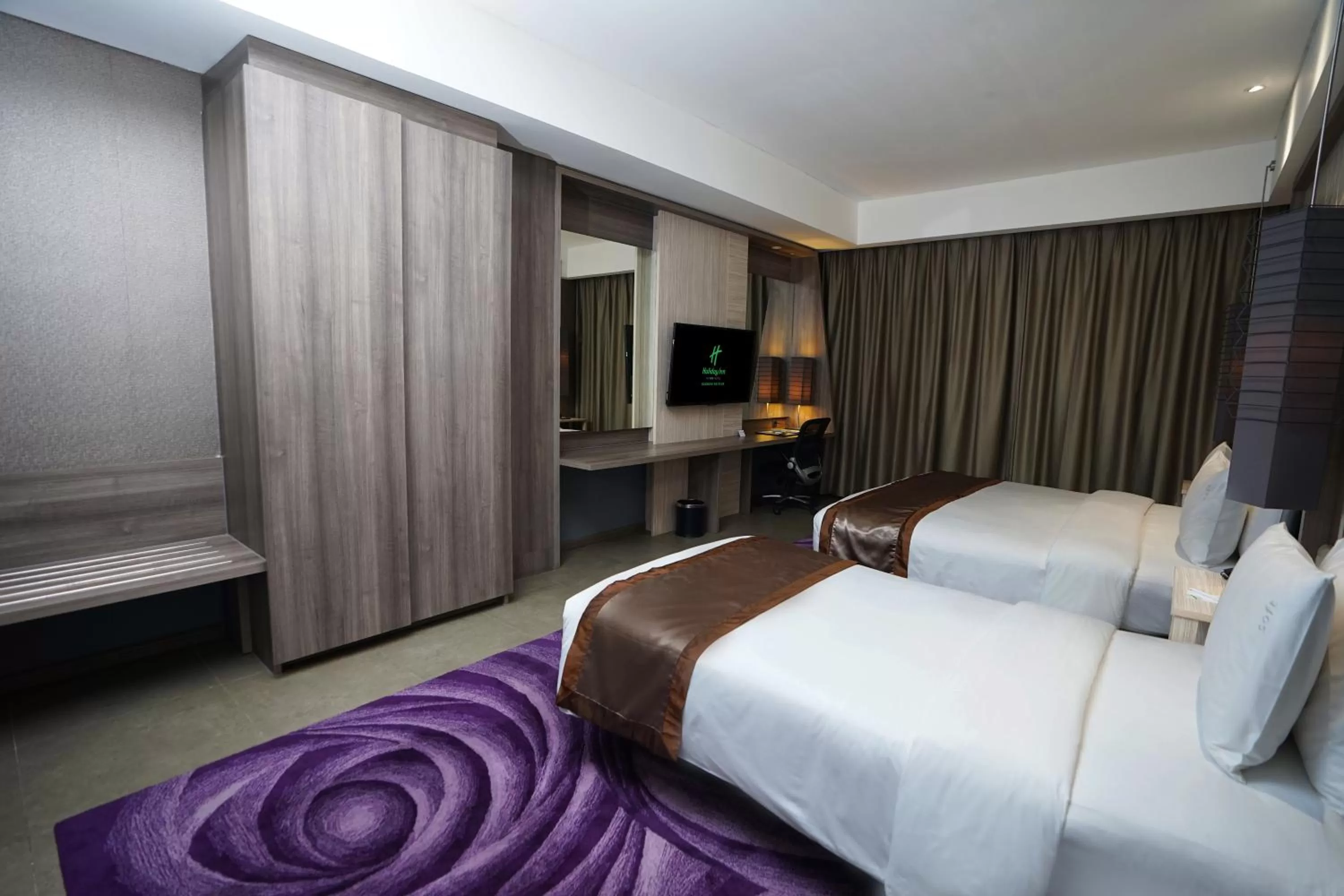 Bed in Holiday Inn Bandung Pasteur by IHG