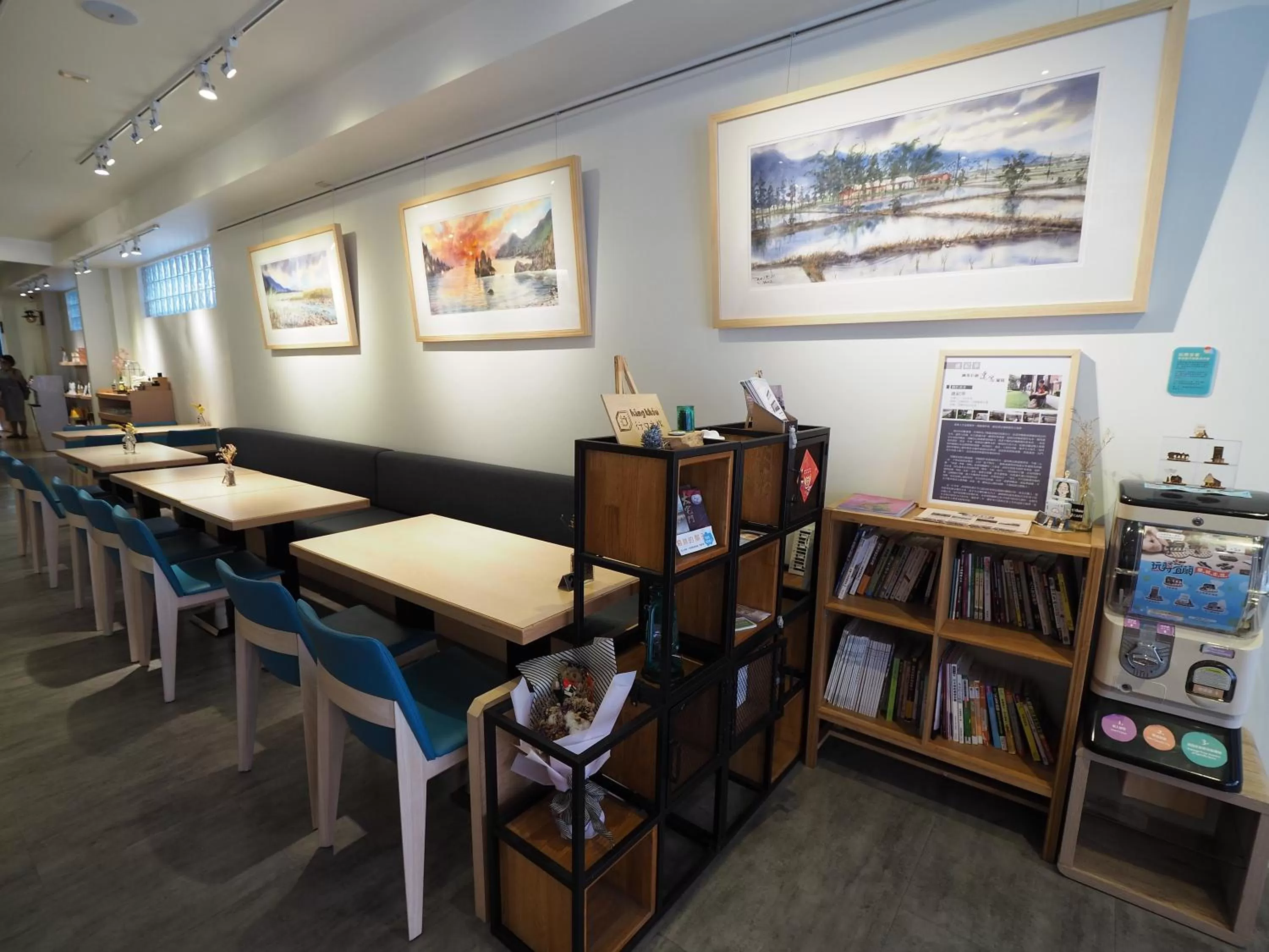 Restaurant/places to eat in Hangkhau Hotel