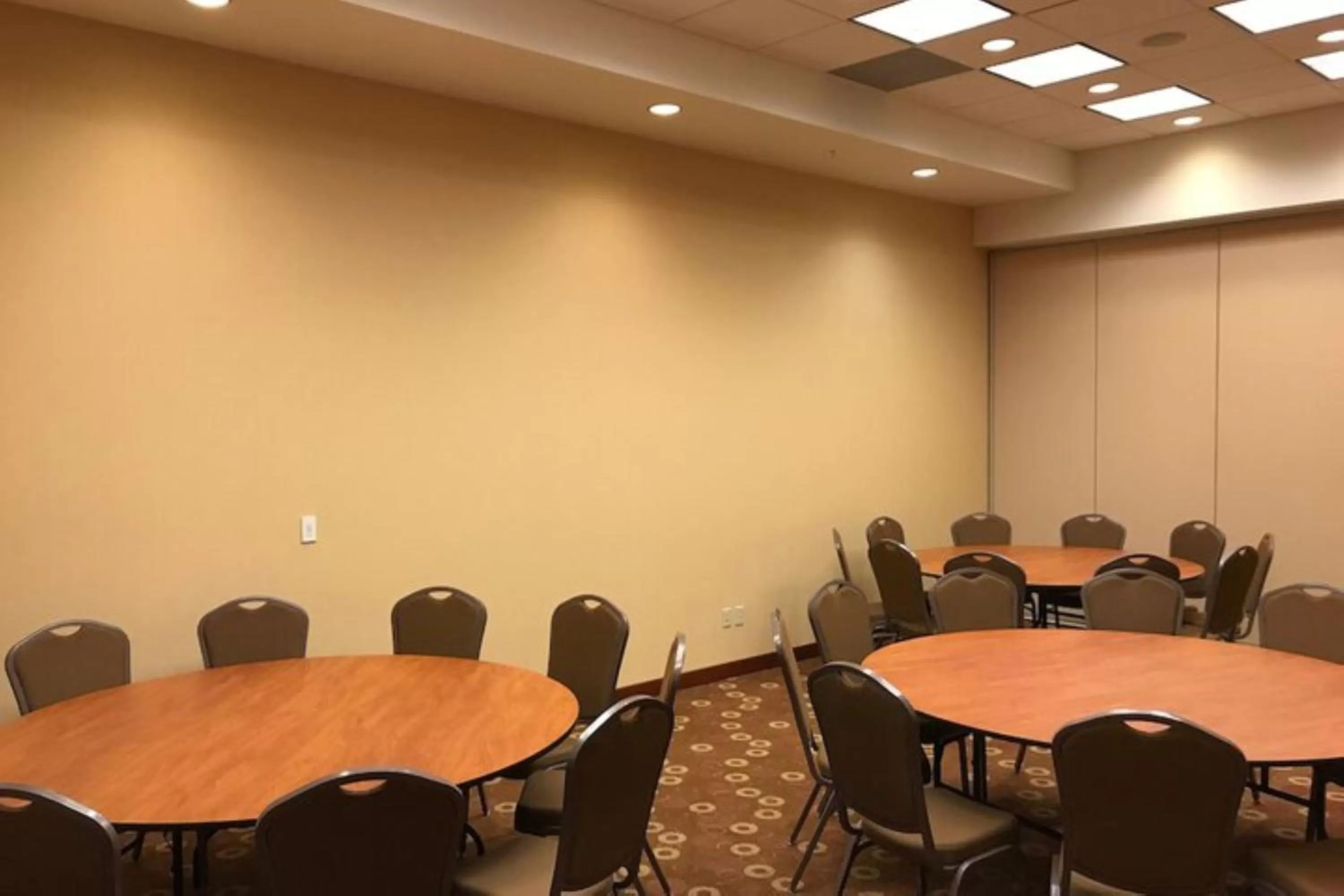 Meeting/conference room in Hyatt Place Des Moines Downtown