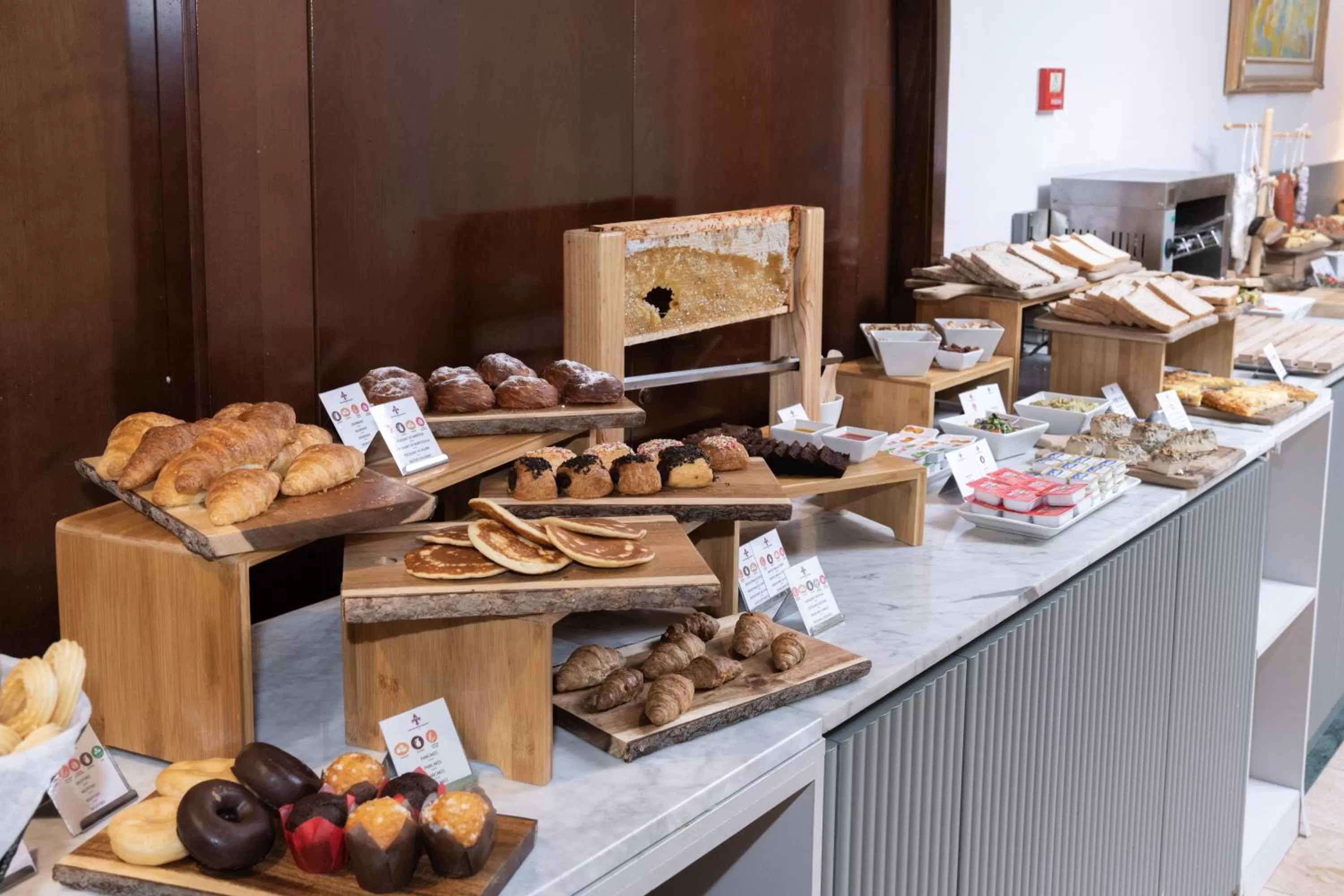 Buffet breakfast in Hotel Spa Termes Carlemany