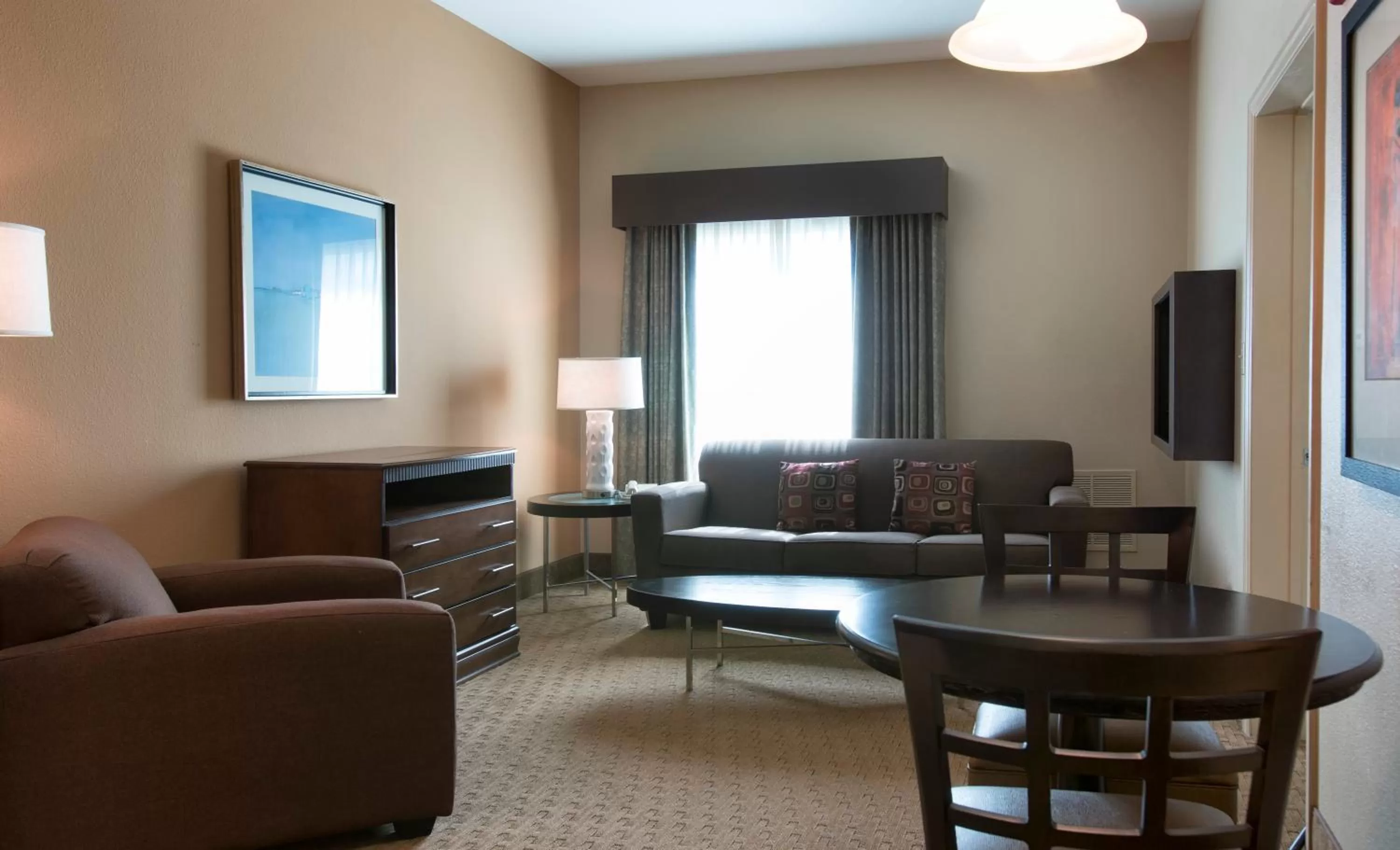 Living room in Hawthorn Suites by Wyndham Lake Buena Vista, a staySky Hotel & Resort