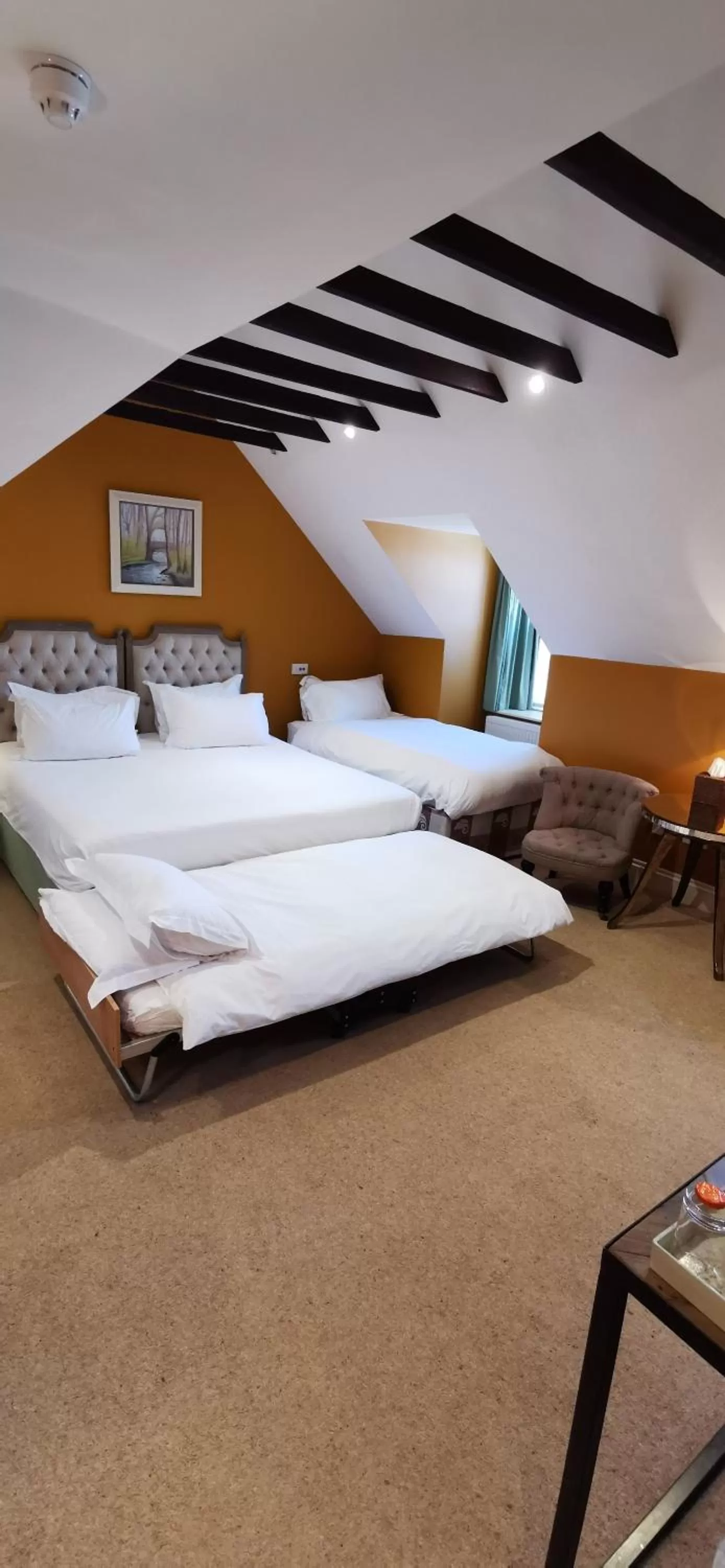 Bedroom, Bed in Buccleuch and Queensberry Arms Hotel