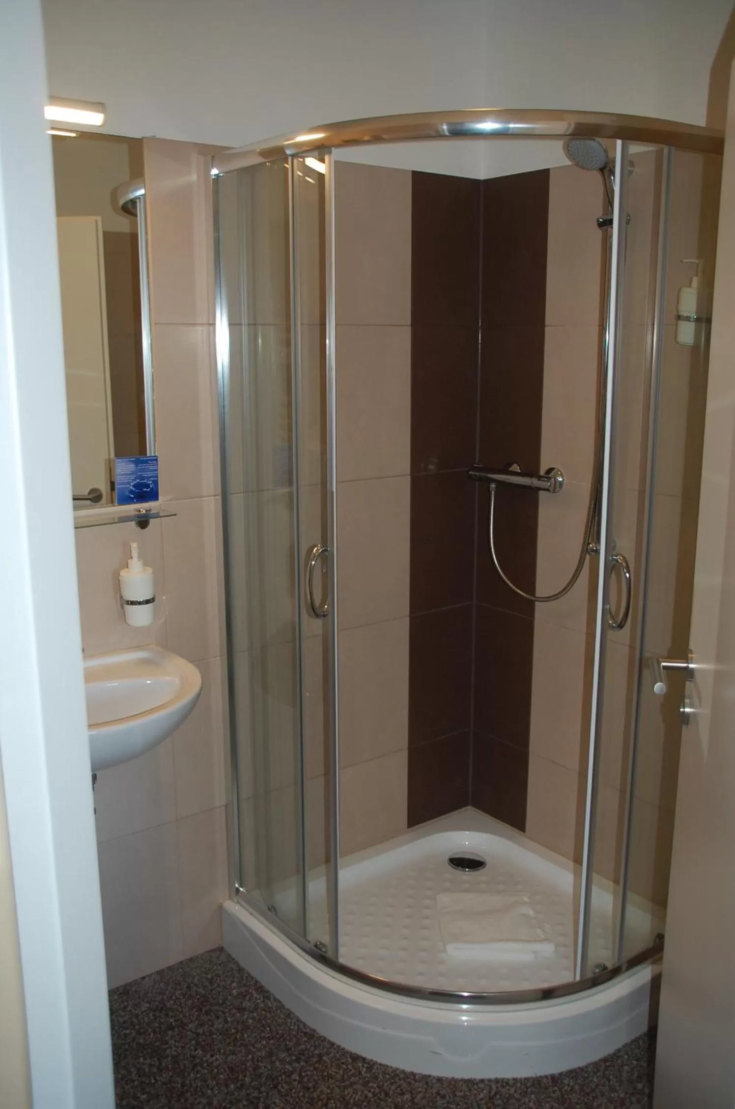 Photo of the whole room in CASILINO Hotel A 20 Wismar