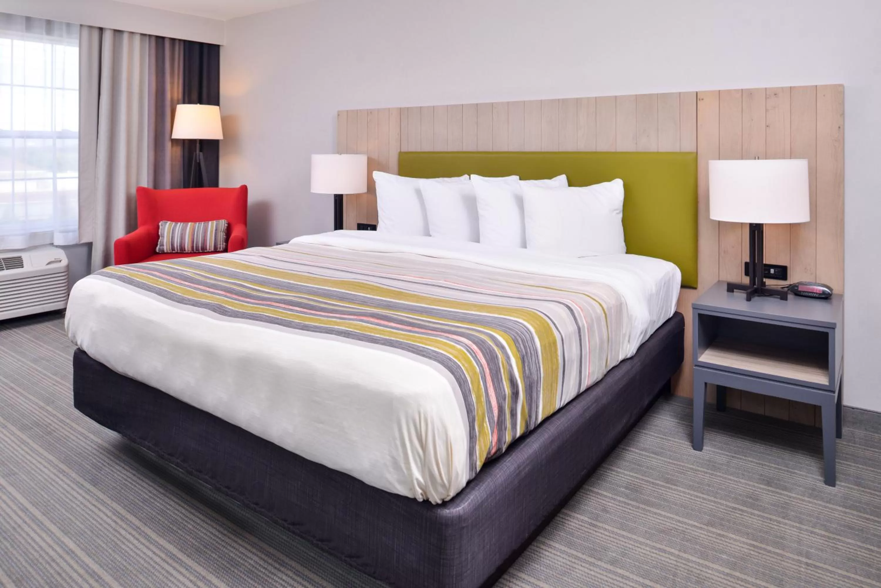Bed in Country Inn & Suites by Radisson, Tinley Park, IL
