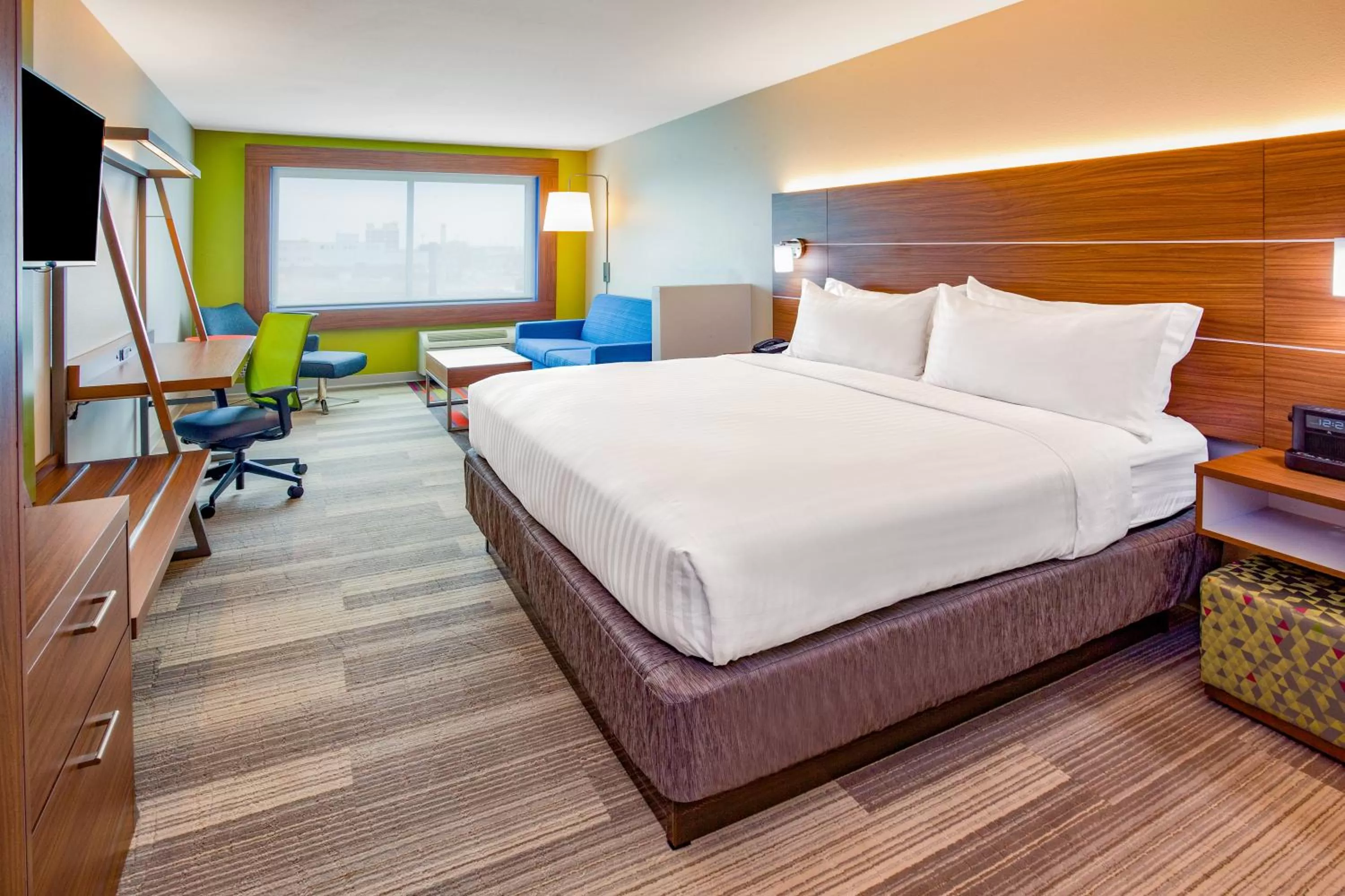 One-Bedroom Suite - Disability Access Hearing Accessible  in Holiday Inn Express and Suites Des Moines Downtown, an IHG Hotel