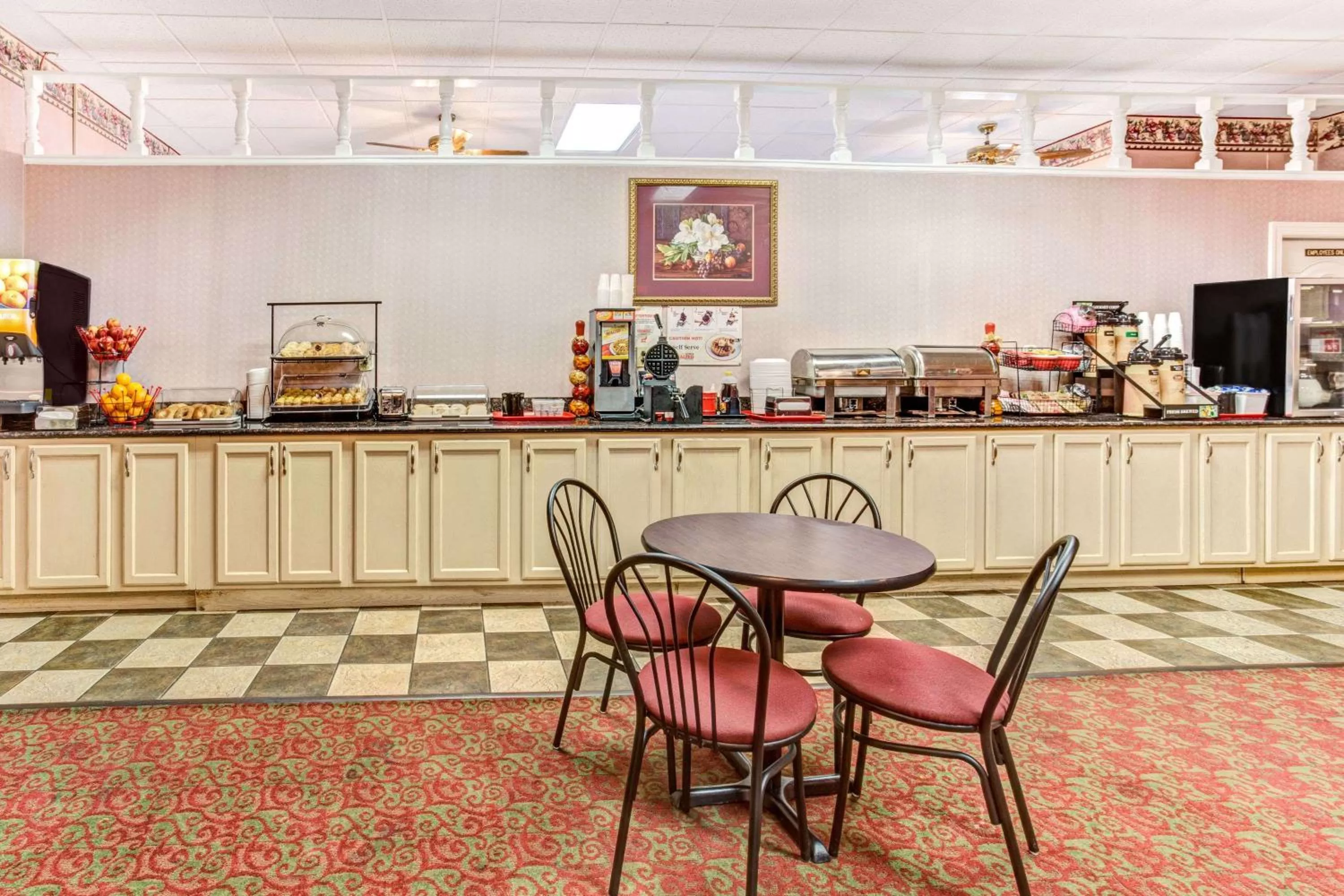 Restaurant/places to eat in Ramada by Wyndham Murfreesboro