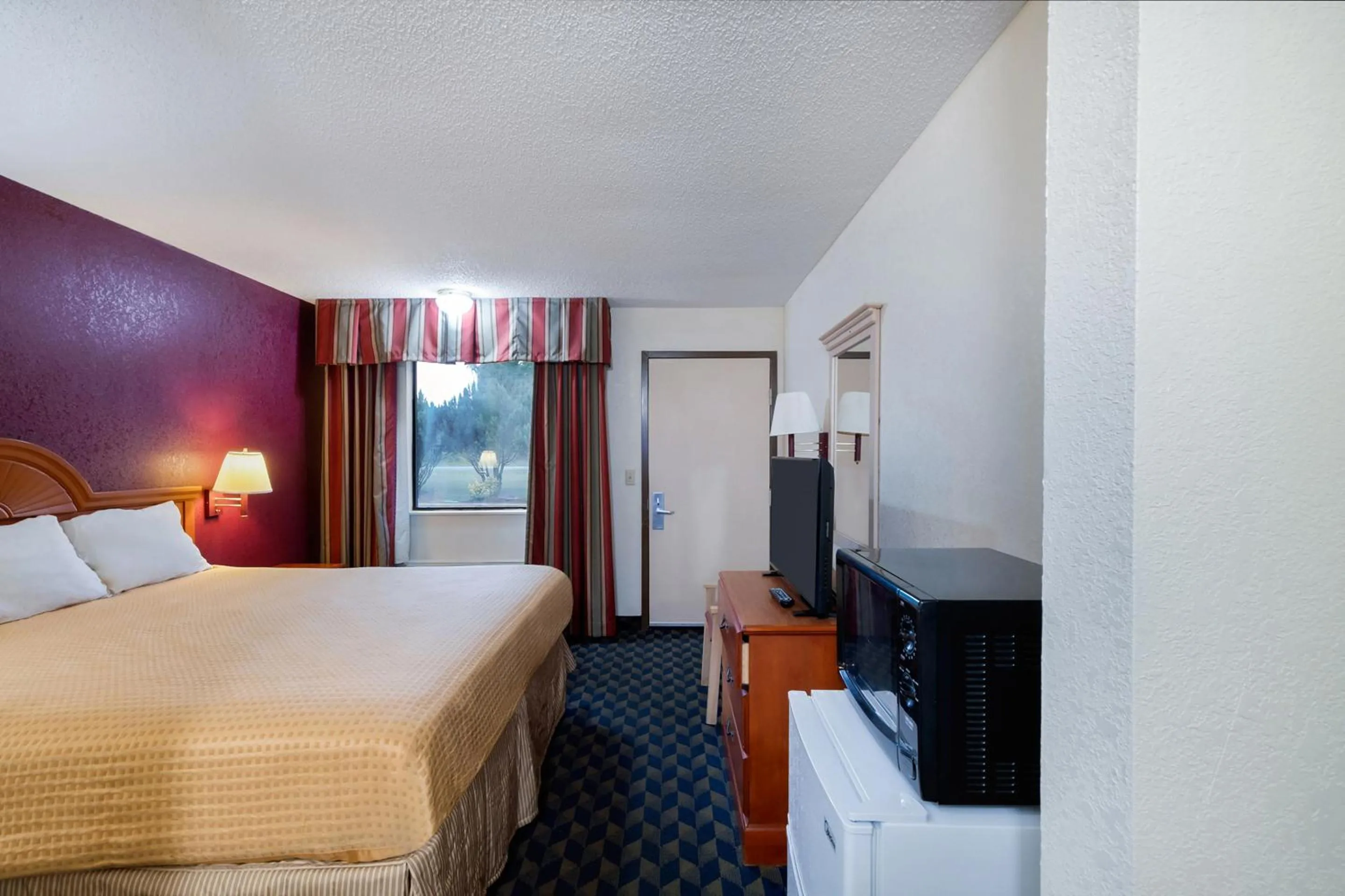 Bedroom, Bed in OYO Hotel Manning SC