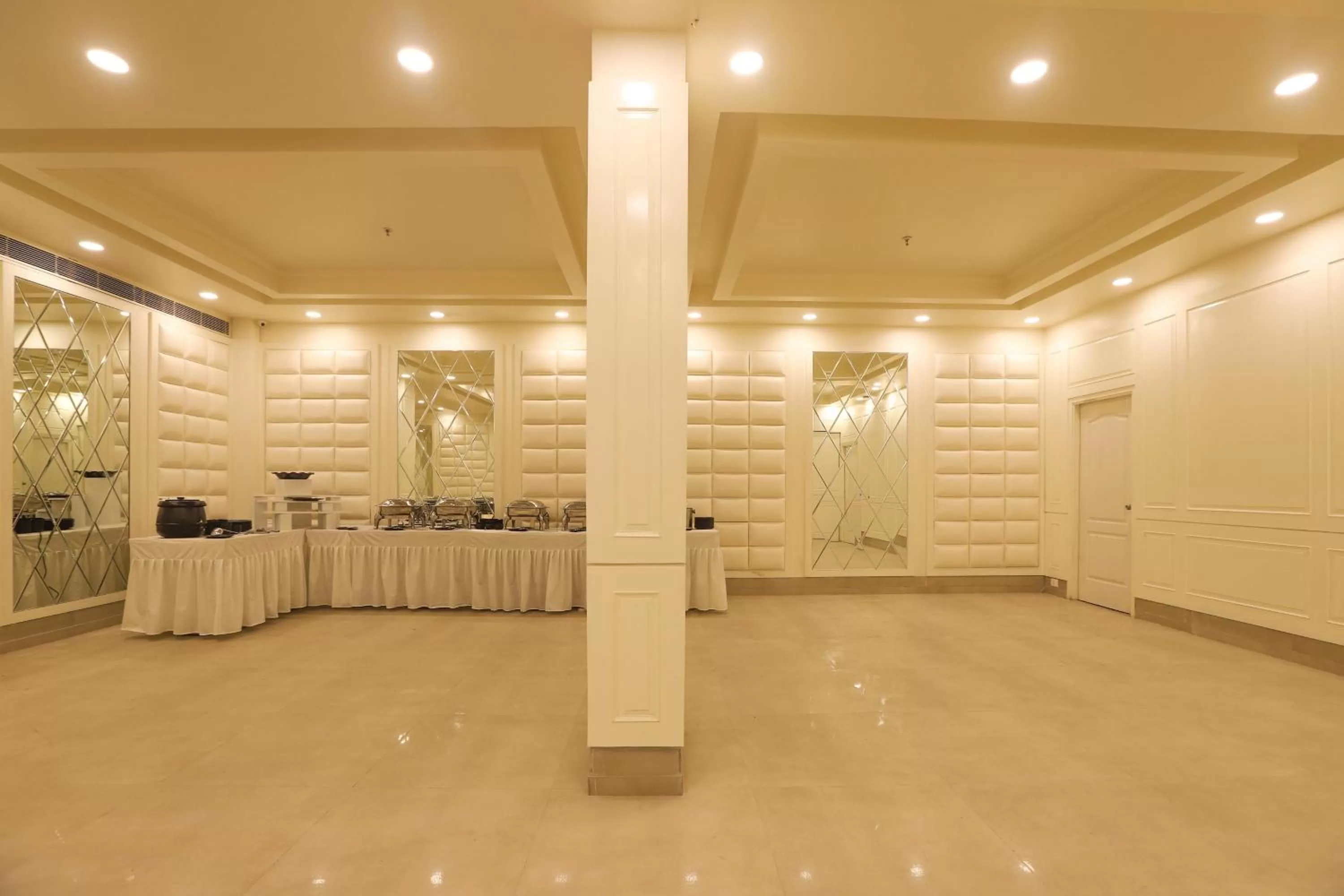 Business facilities in Hotel Magenta Jaipur