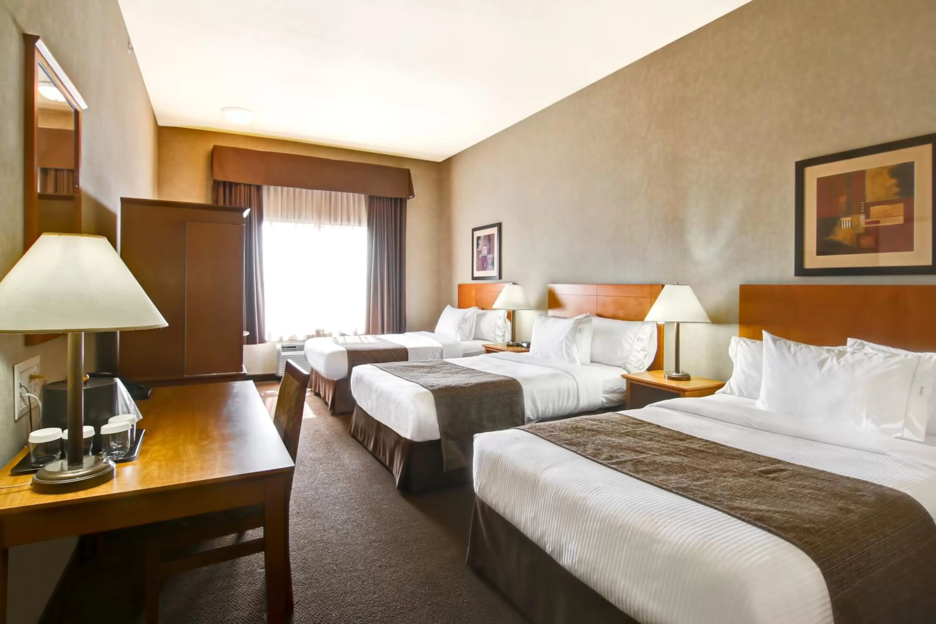 Bedroom, Bed in Canalta Brooks