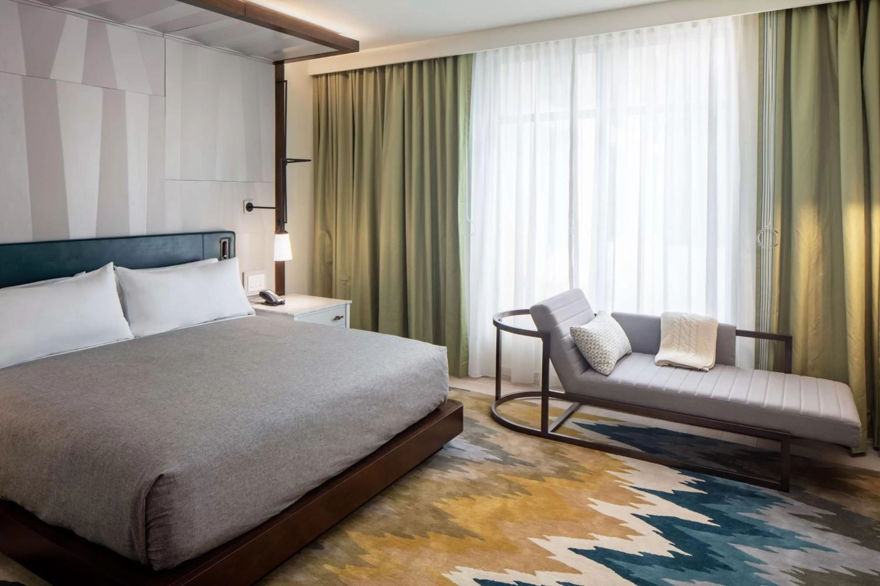 Bed in Canopy By Hilton Charlotte SouthPark