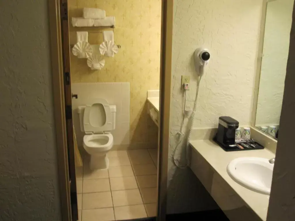 Queen Room with Two Queen Beds in Chateau Hotel and Conference Center Queen Room with Two Queen Beds in Chateau Hotel and Conference Center