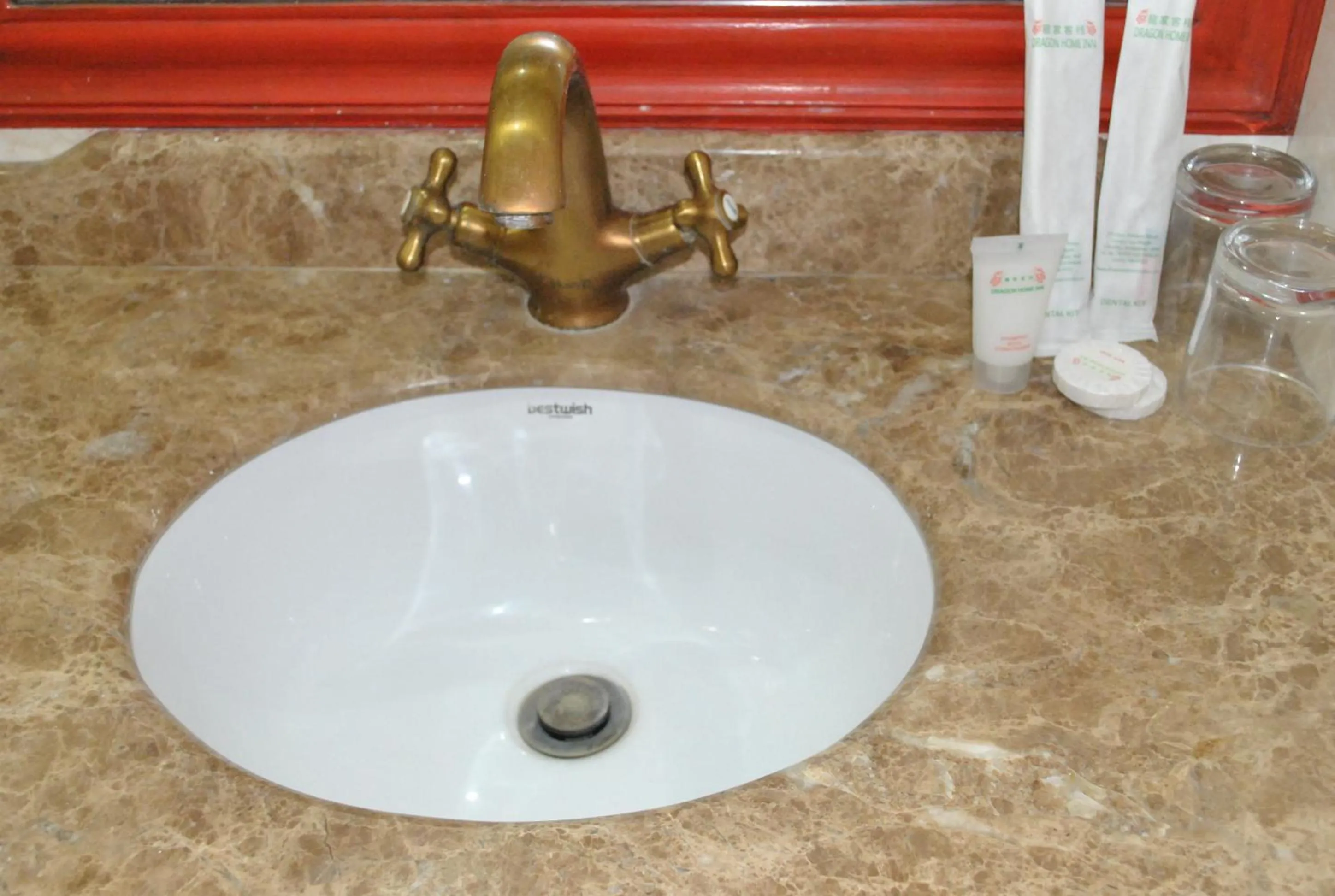 Toilet in Dragon Home Inn