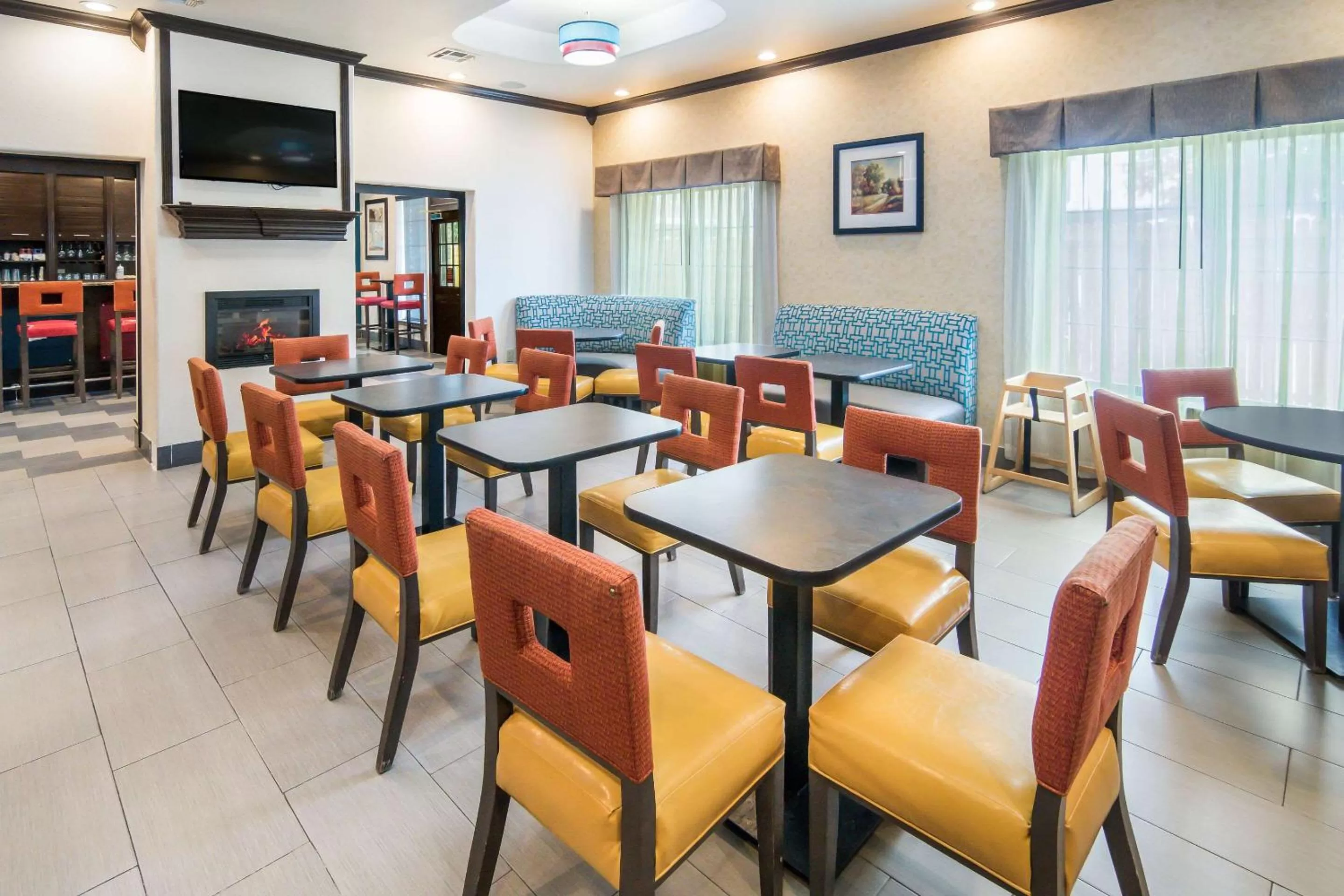 Restaurant/places to eat in Clarion Inn & Suites Weatherford South