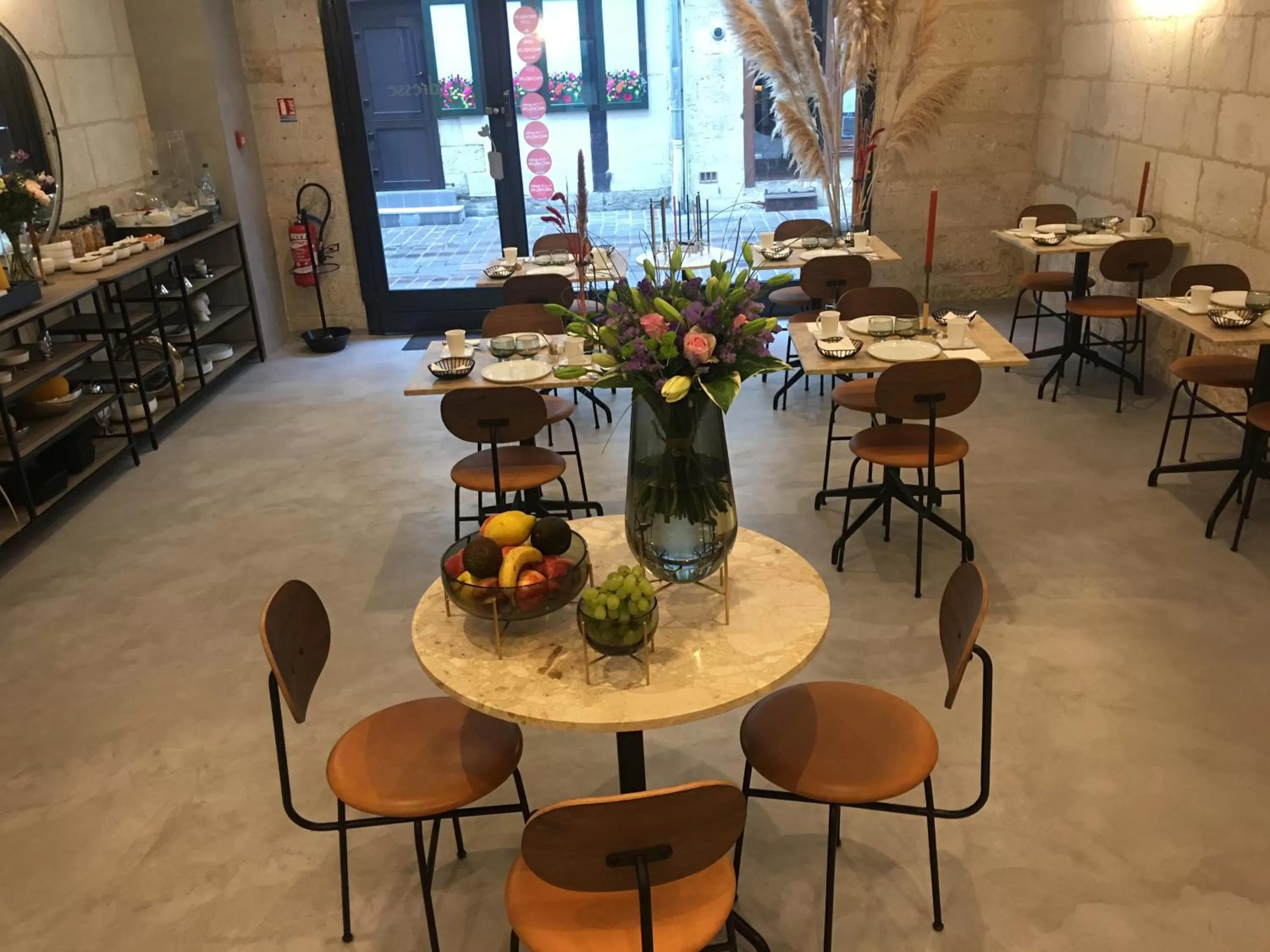 Restaurant/places to eat in Hôtel L'Adresse