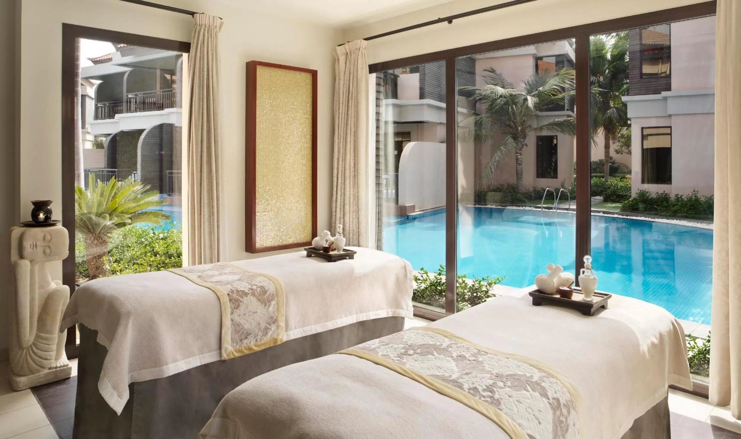 Spa and wellness centre/facilities, Bed in Anantara The Palm Dubai Resort