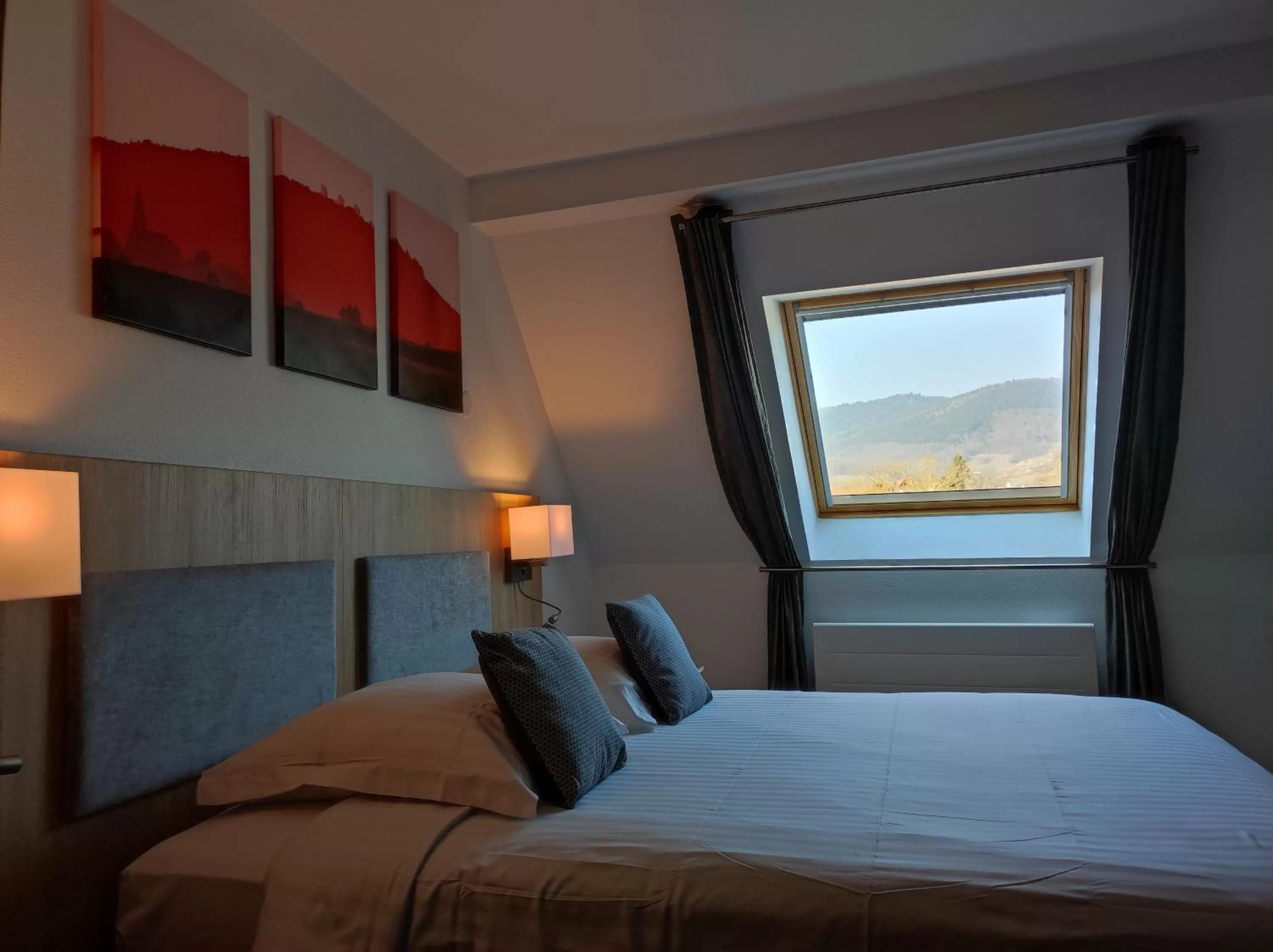 Deluxe Double Room with Castle View in Hotel Colmar Vignes Eguisheim