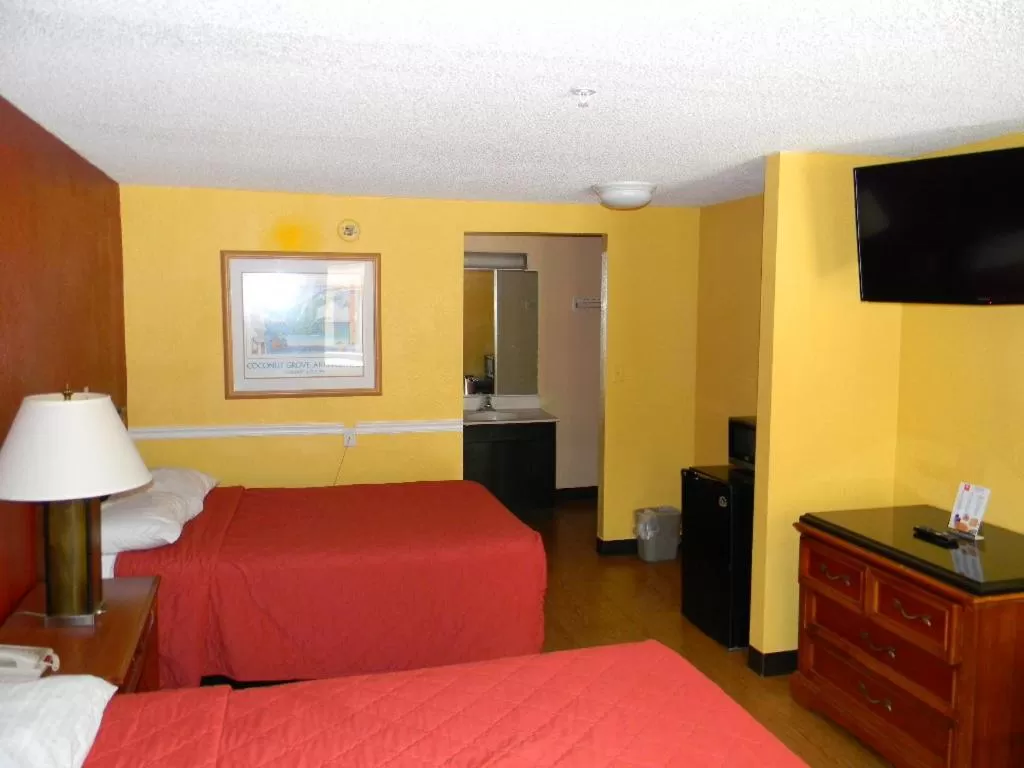 Photo of the whole room, Bed in SleepWell Stockbridge