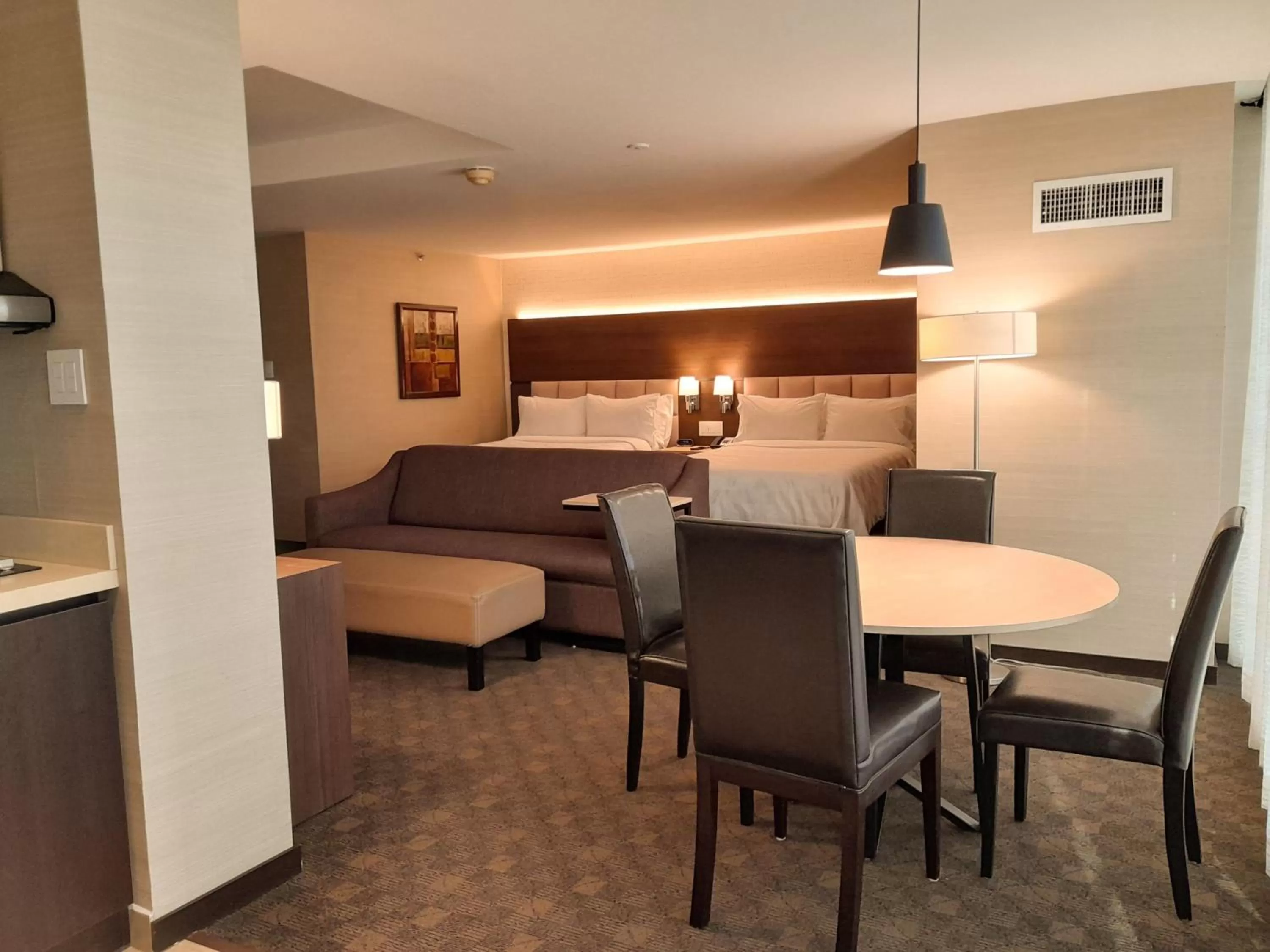 Photo of the whole room in Holiday Inn Guatemala by IHG