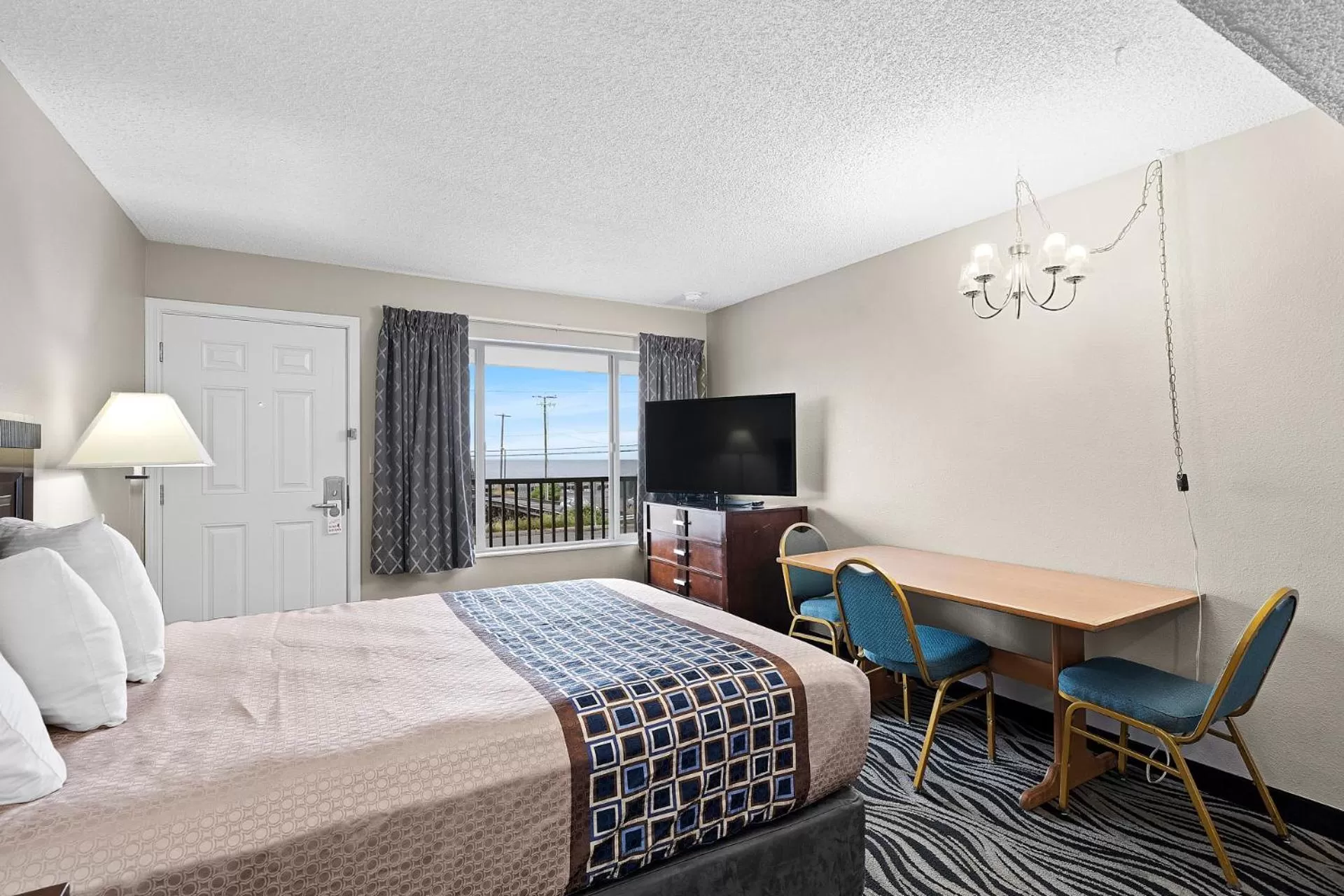 Bed in Astoria Rivershore Motel