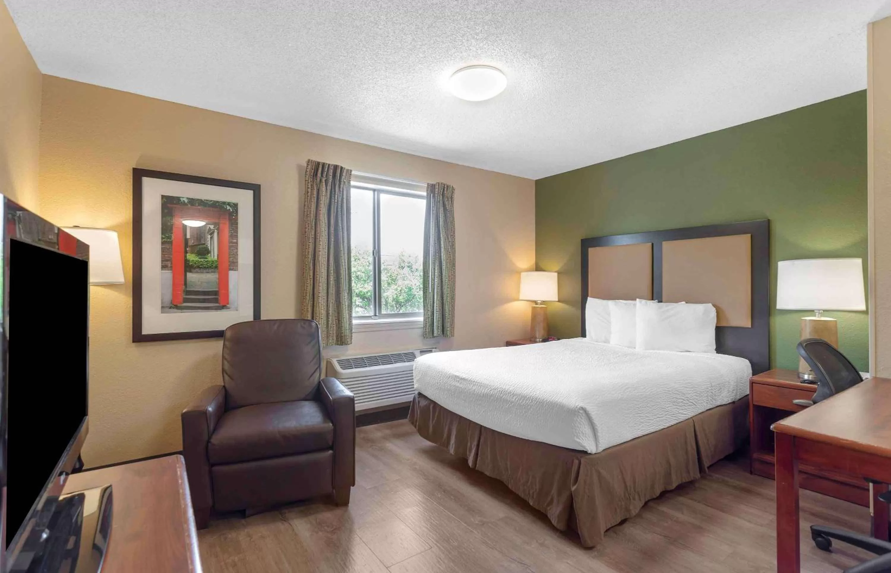 Bedroom, Bed in Extended Stay America Select Suites - Memphis - Cordova