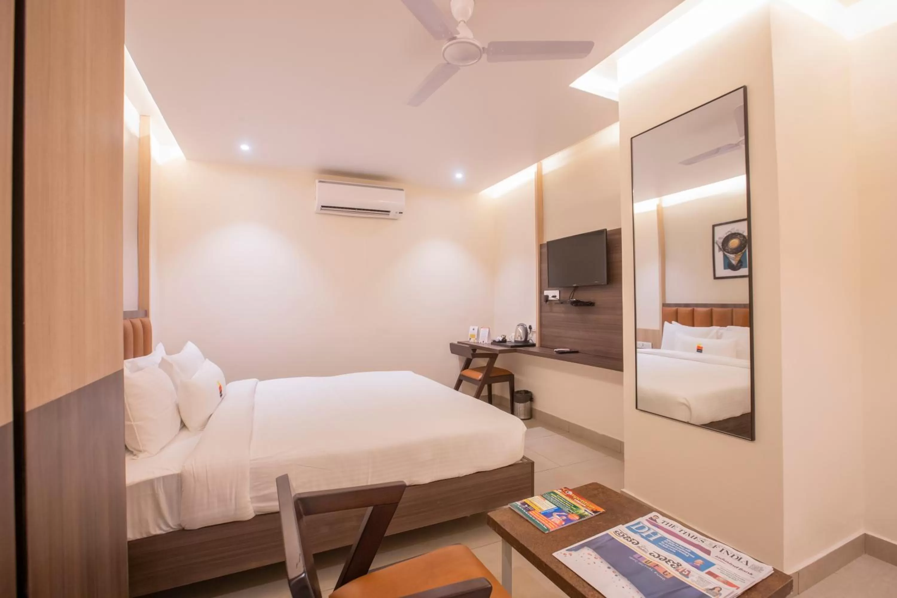 Communal lounge/ TV room, Bed in MySpace Kadison