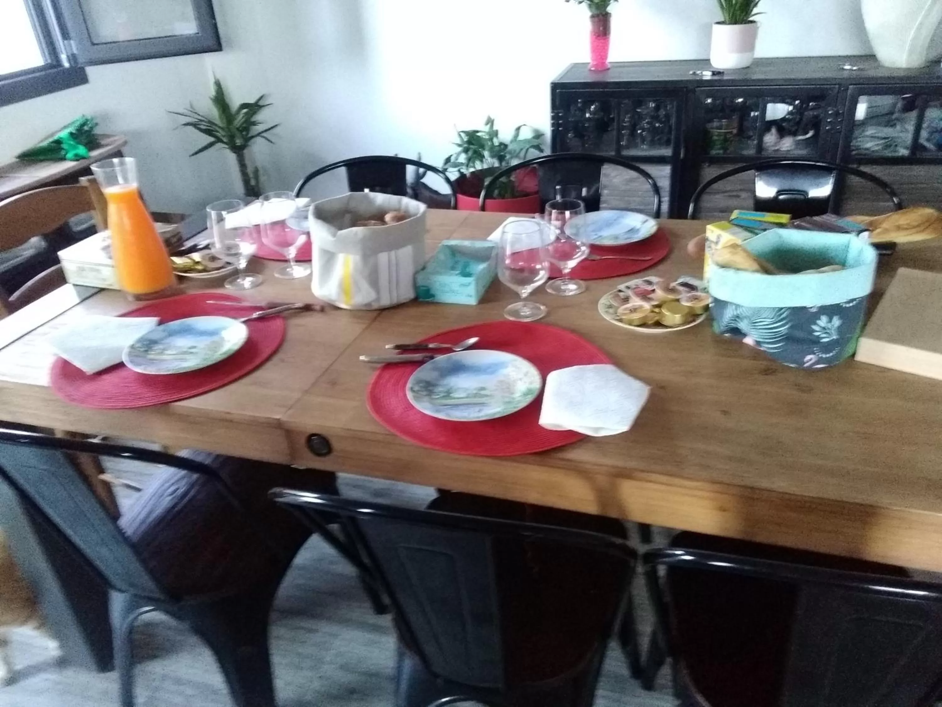 Breakfast, Restaurant/Places to Eat in Virginie et Serge