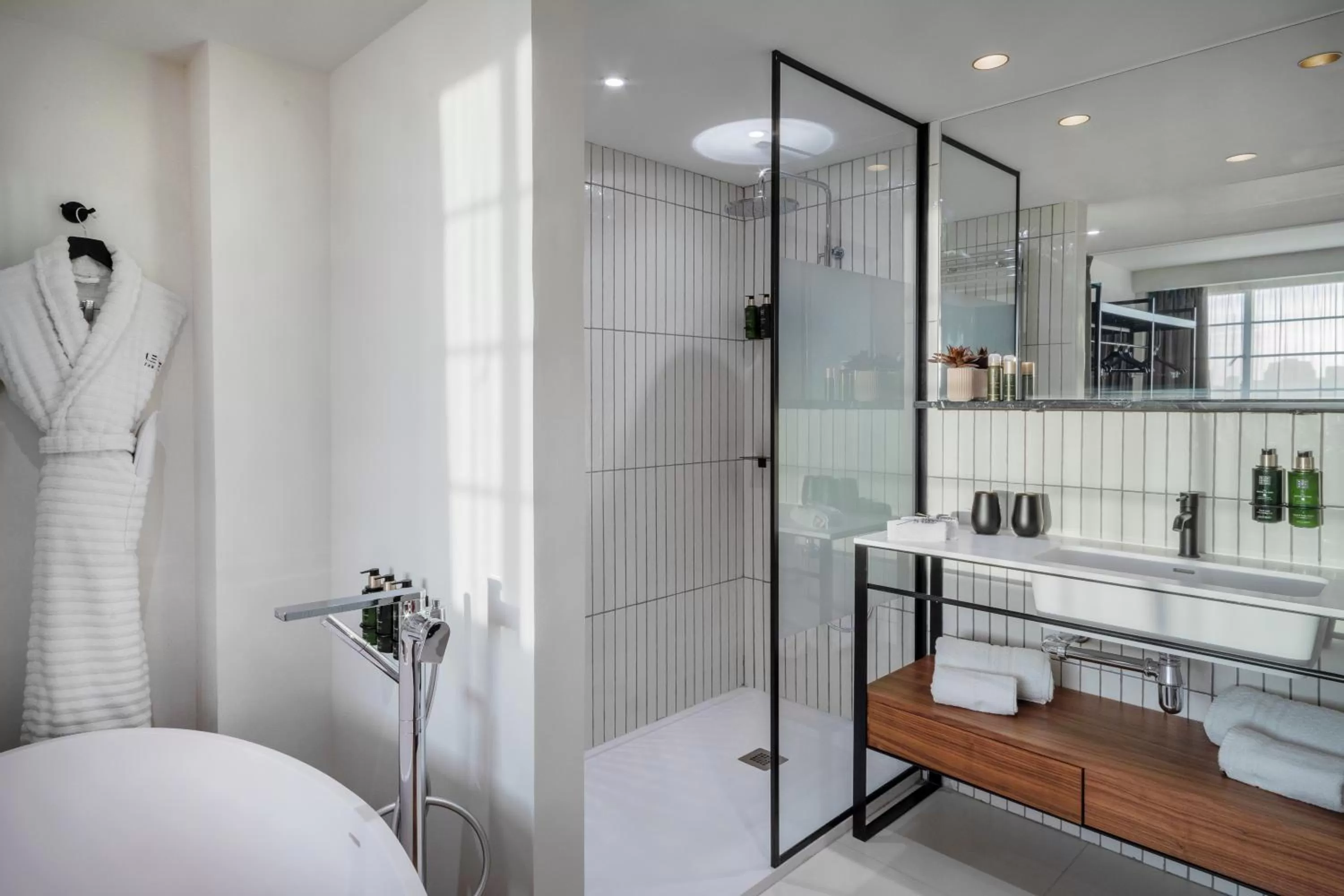 Shower in Melia White House Hotel