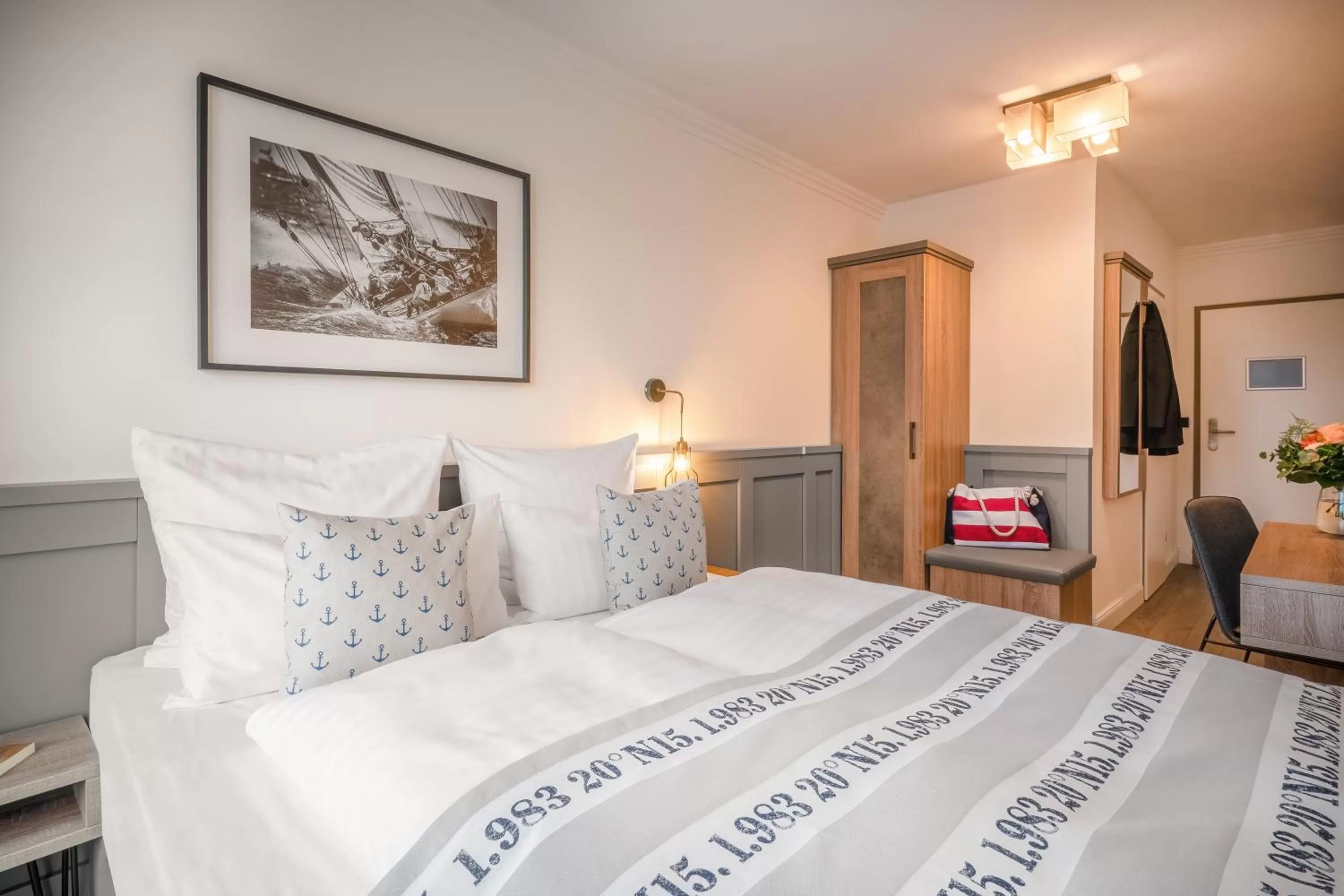 Photo of the whole room, Bed in Hotel Yachtclub