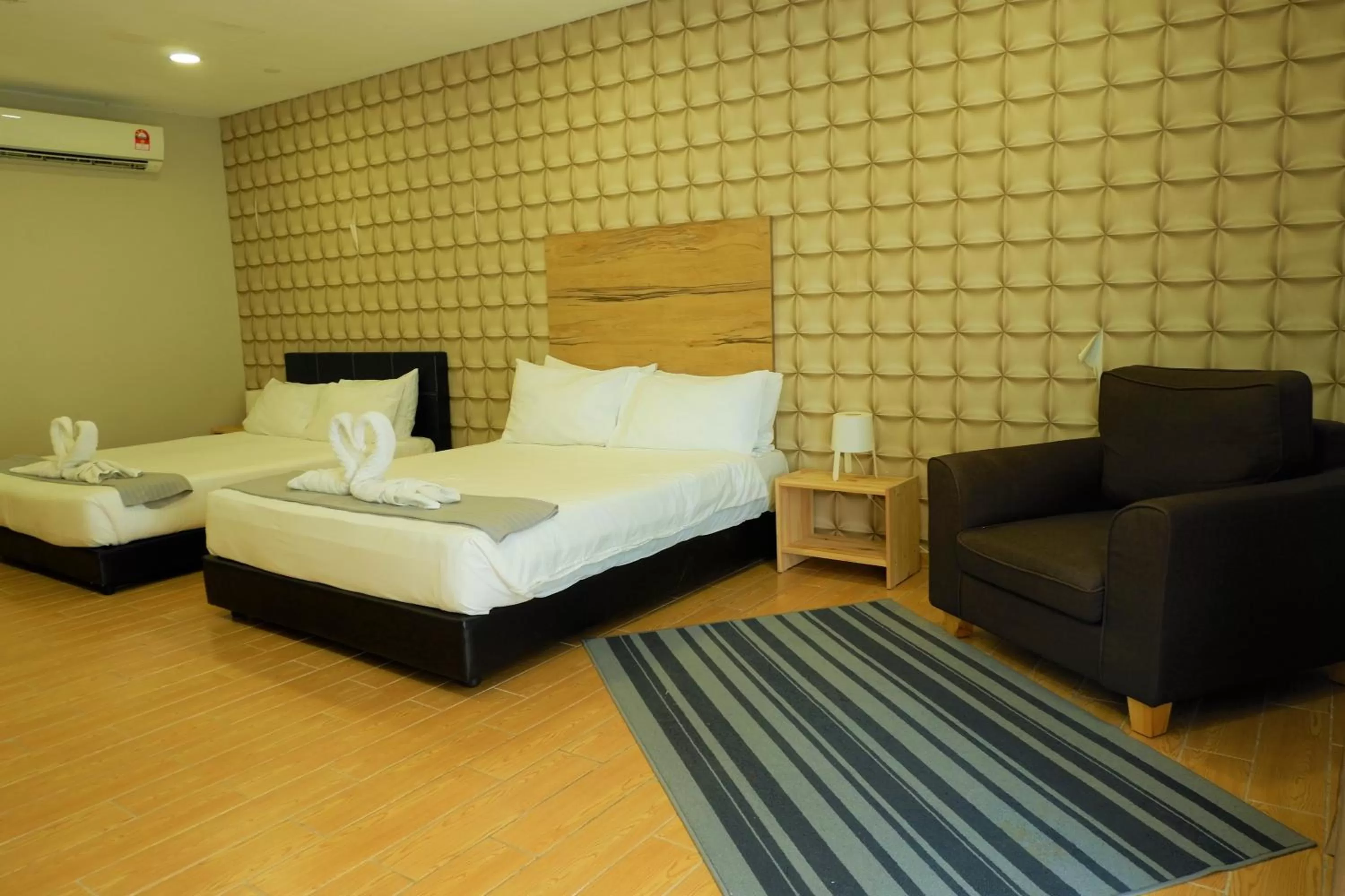 Photo of the whole room, Bed in Bangi Perdana Hotel