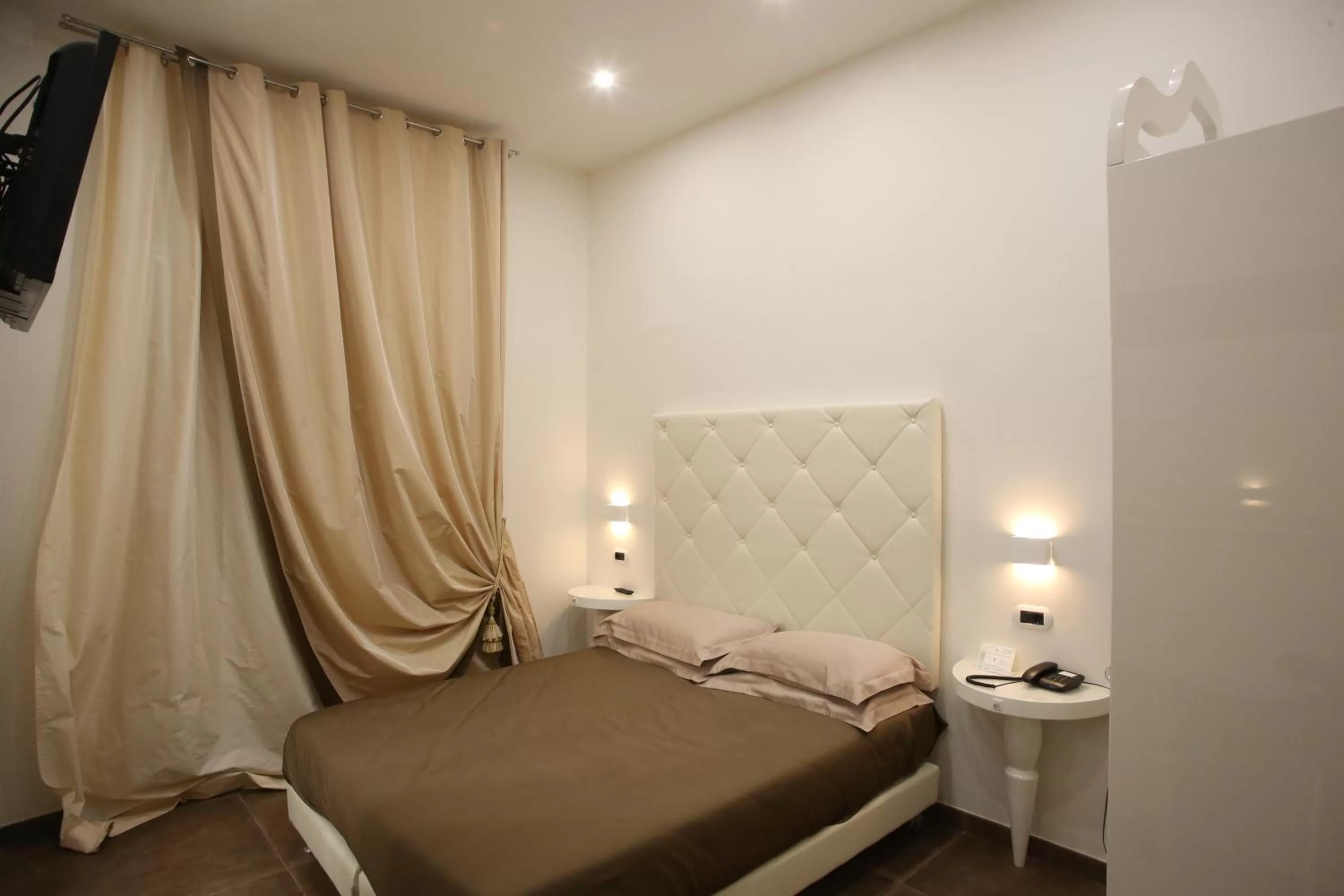 Bedroom, Bed in Hotel Columbia Wellness & Spa