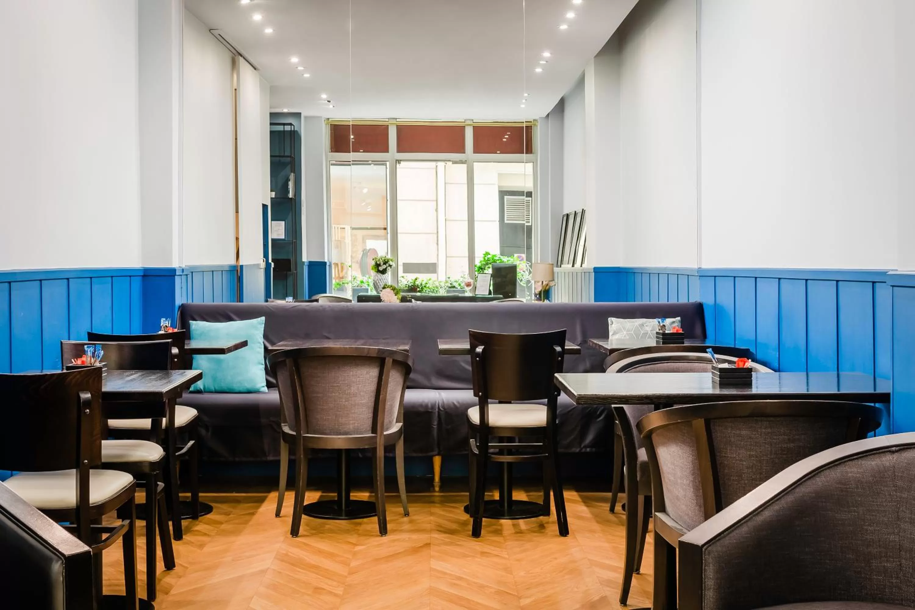 Breakfast in Hotel Elysée Etoile