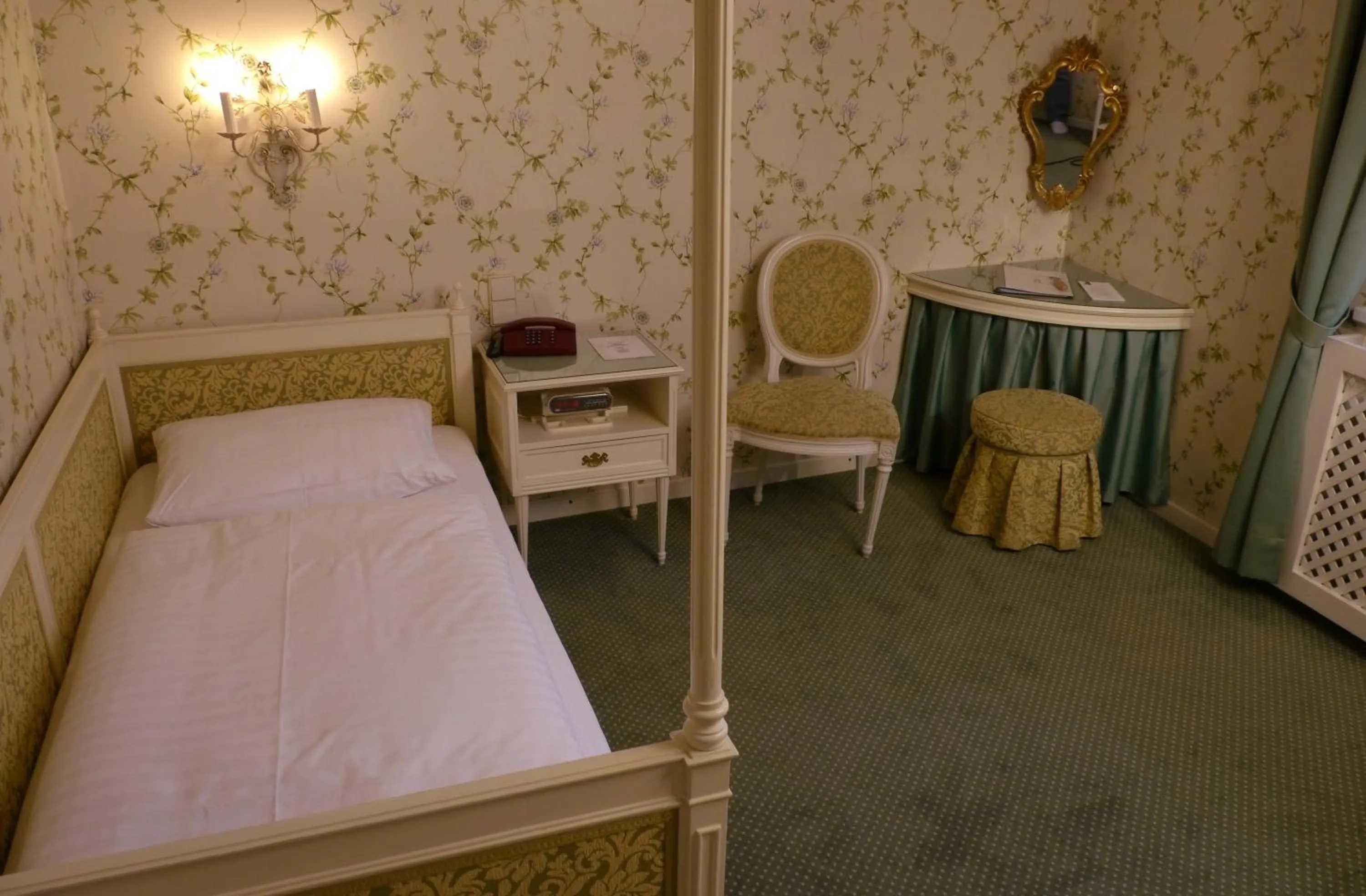 Decorative detail, Bed in Hotel Hohenstauffen