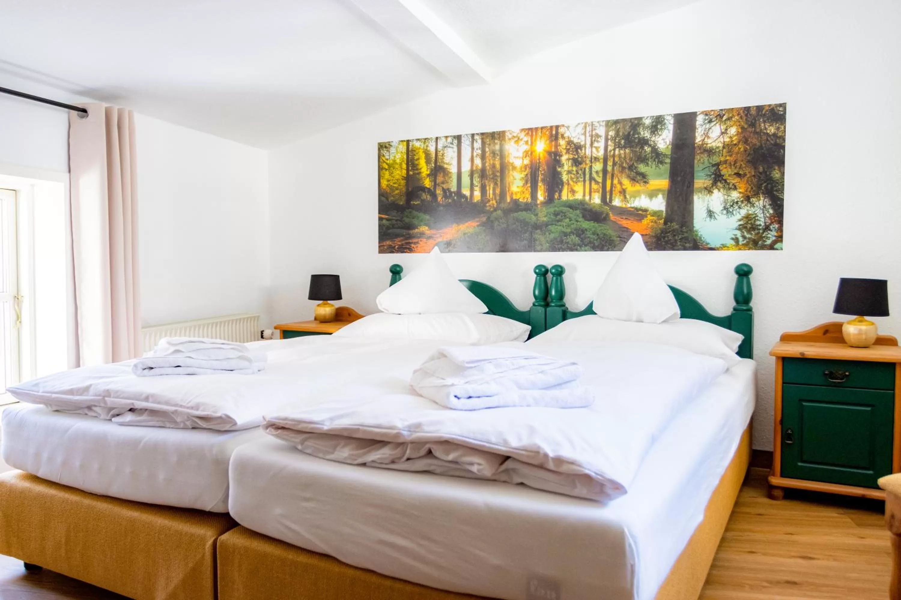 Photo of the whole room, Bed in Hotel & Restaurant Brauner Hirsch Osterwieck