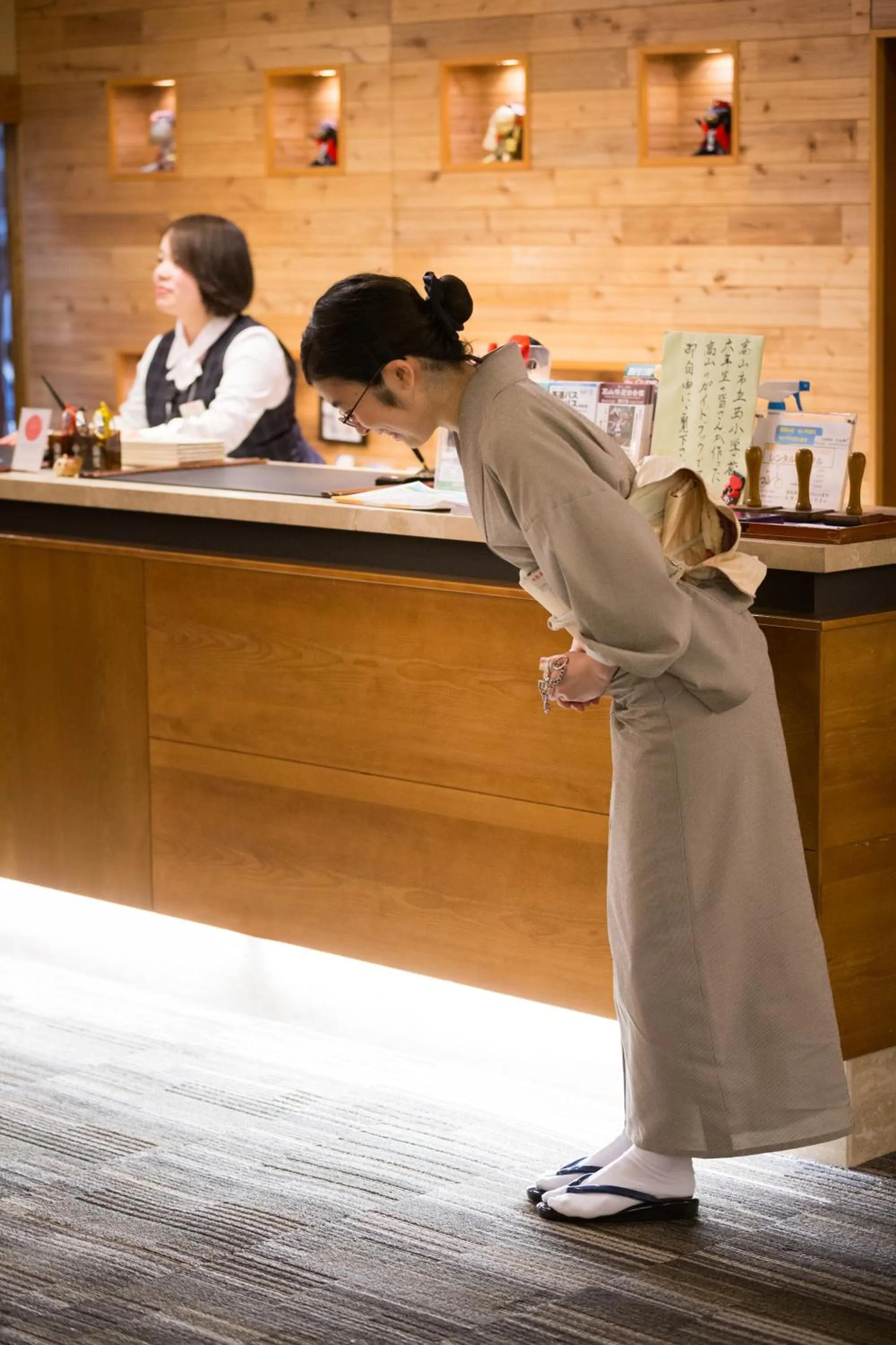 Staff in Honjin Hiranoya Annex