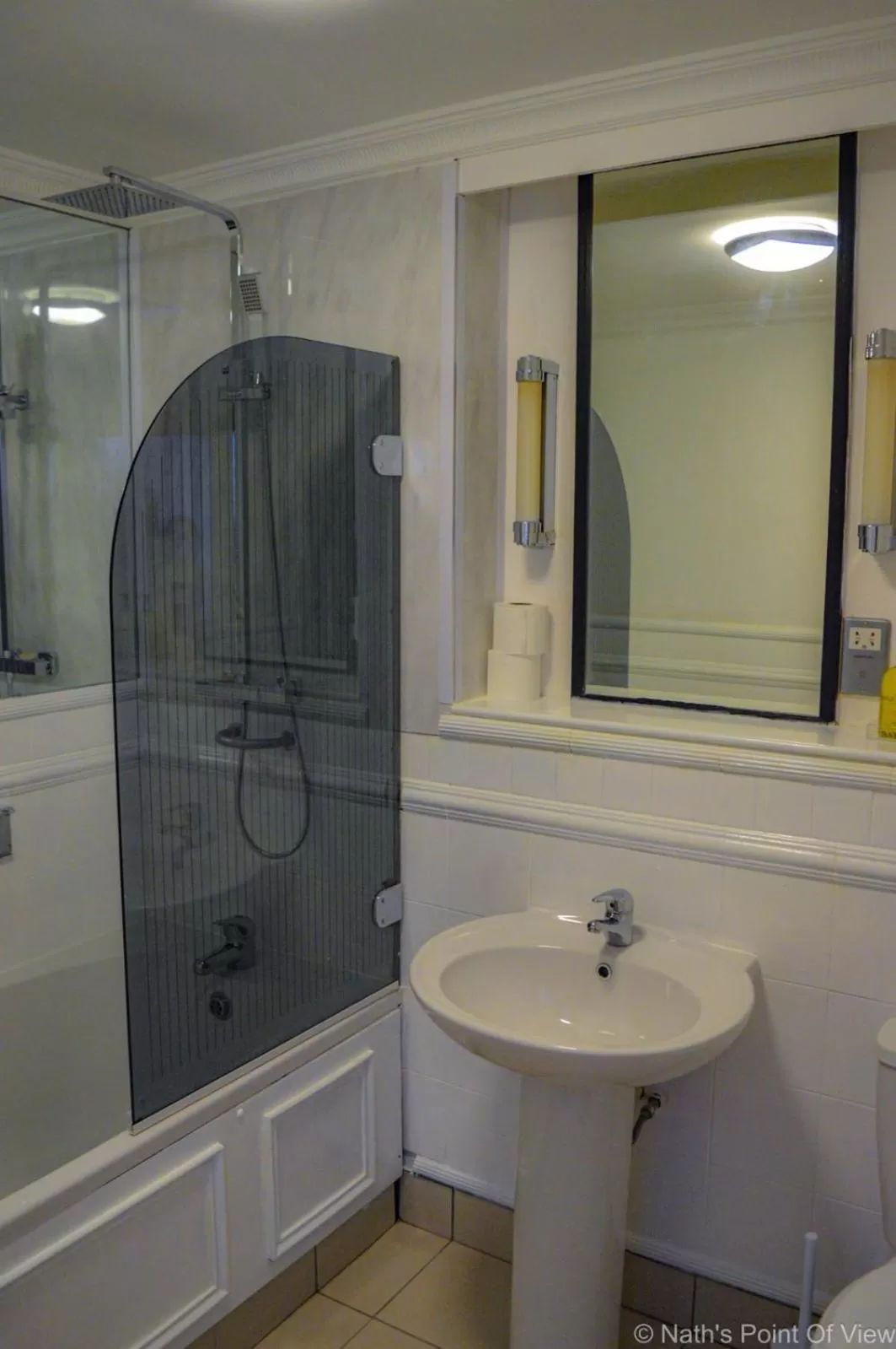 Bathroom in Redstones