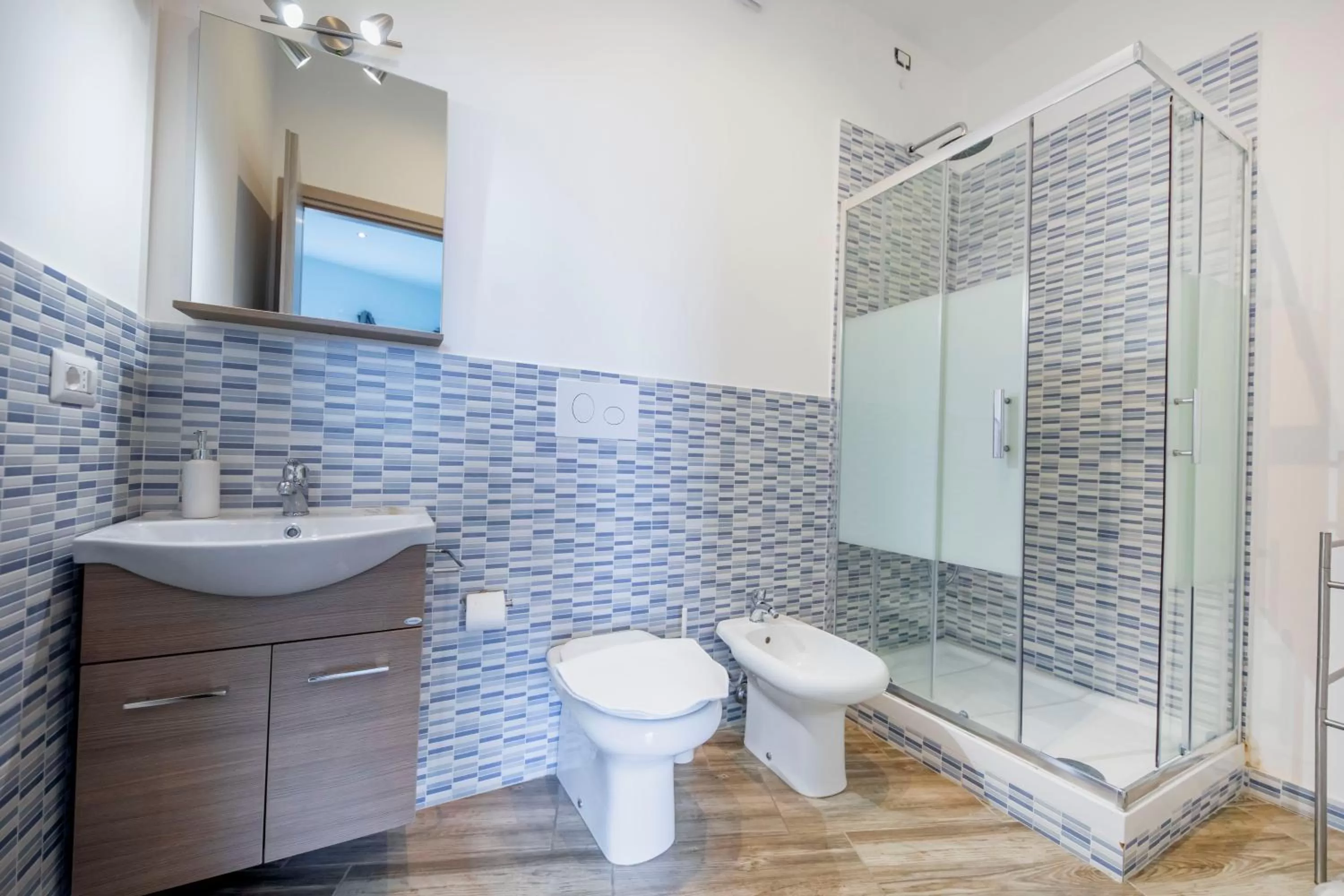 Shower in Borgo Marino Suite B&B