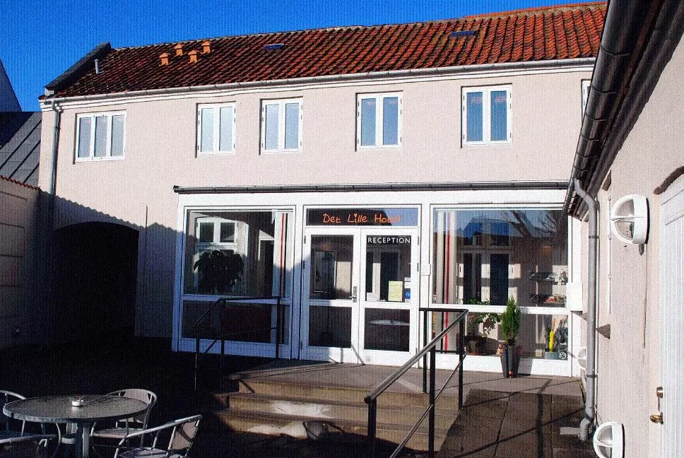 Facade/entrance in Det Lille Hotel