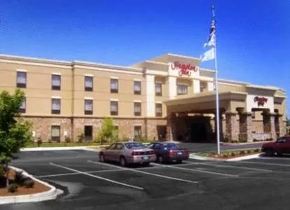 Property building in Hampton Inn Montgomery-South-Airport