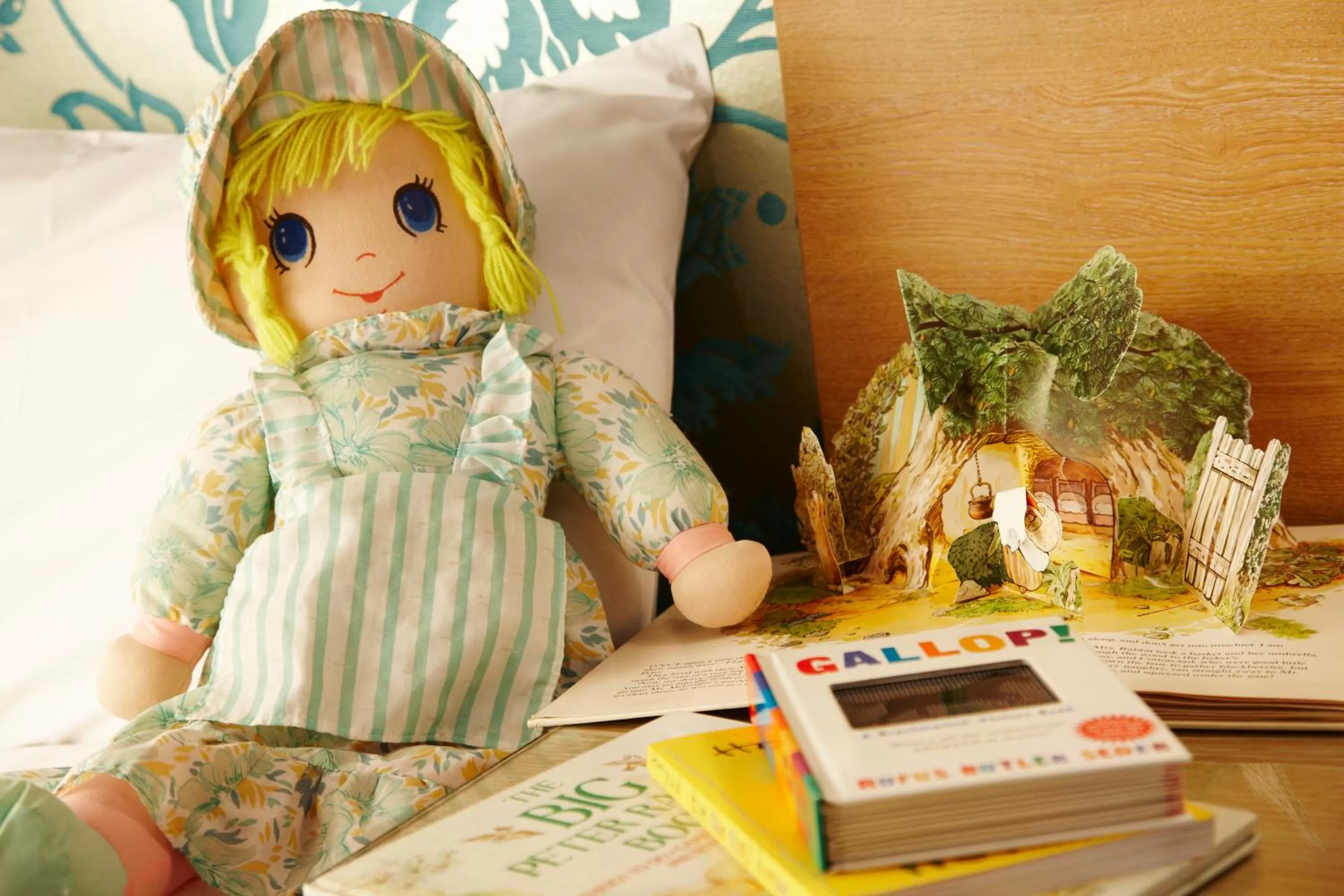 Decorative detail in Norfolk Royale Hotel